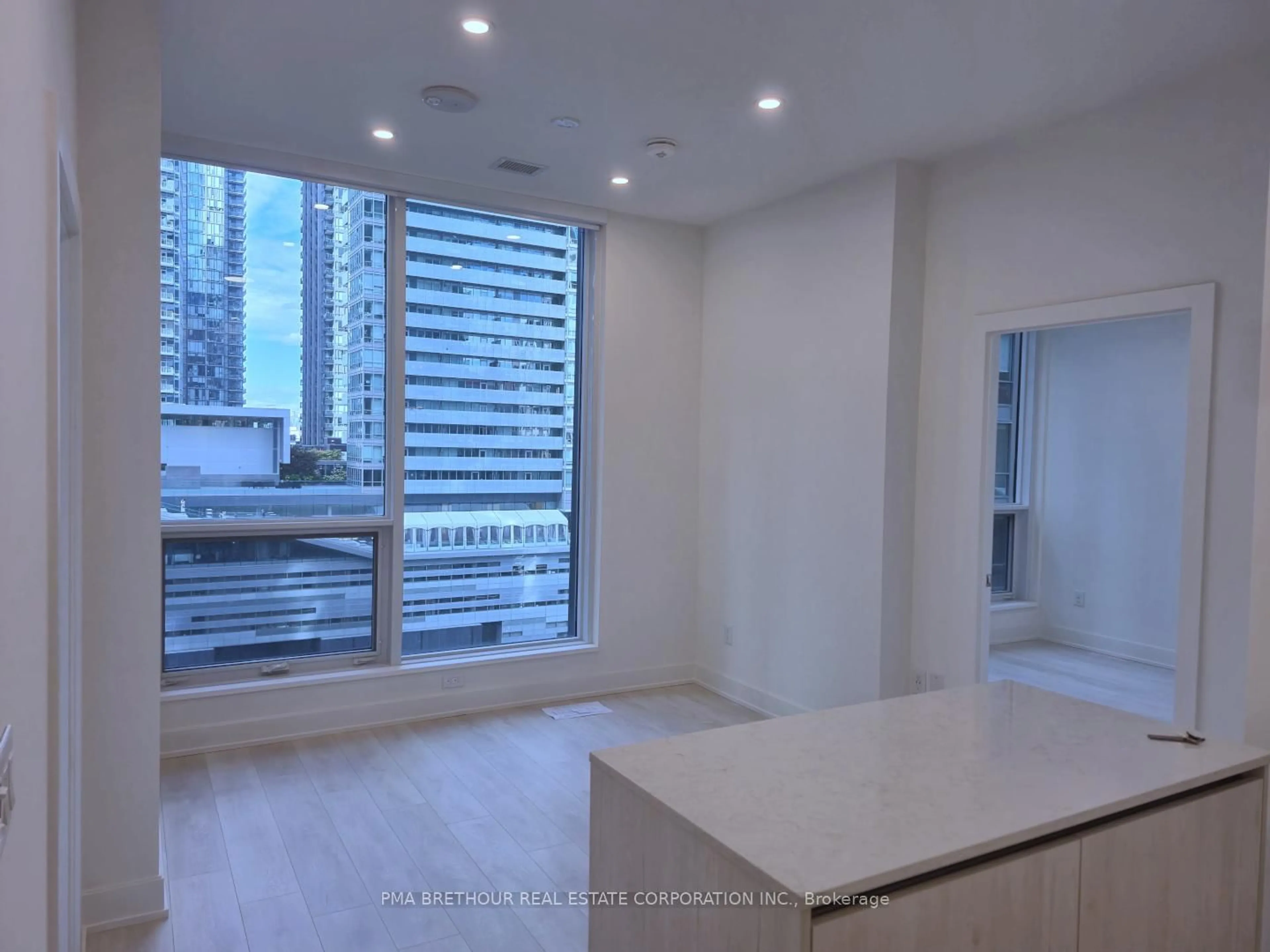 A pic of a room for 15 Mercer St #1001, Toronto Ontario M5V 0T8