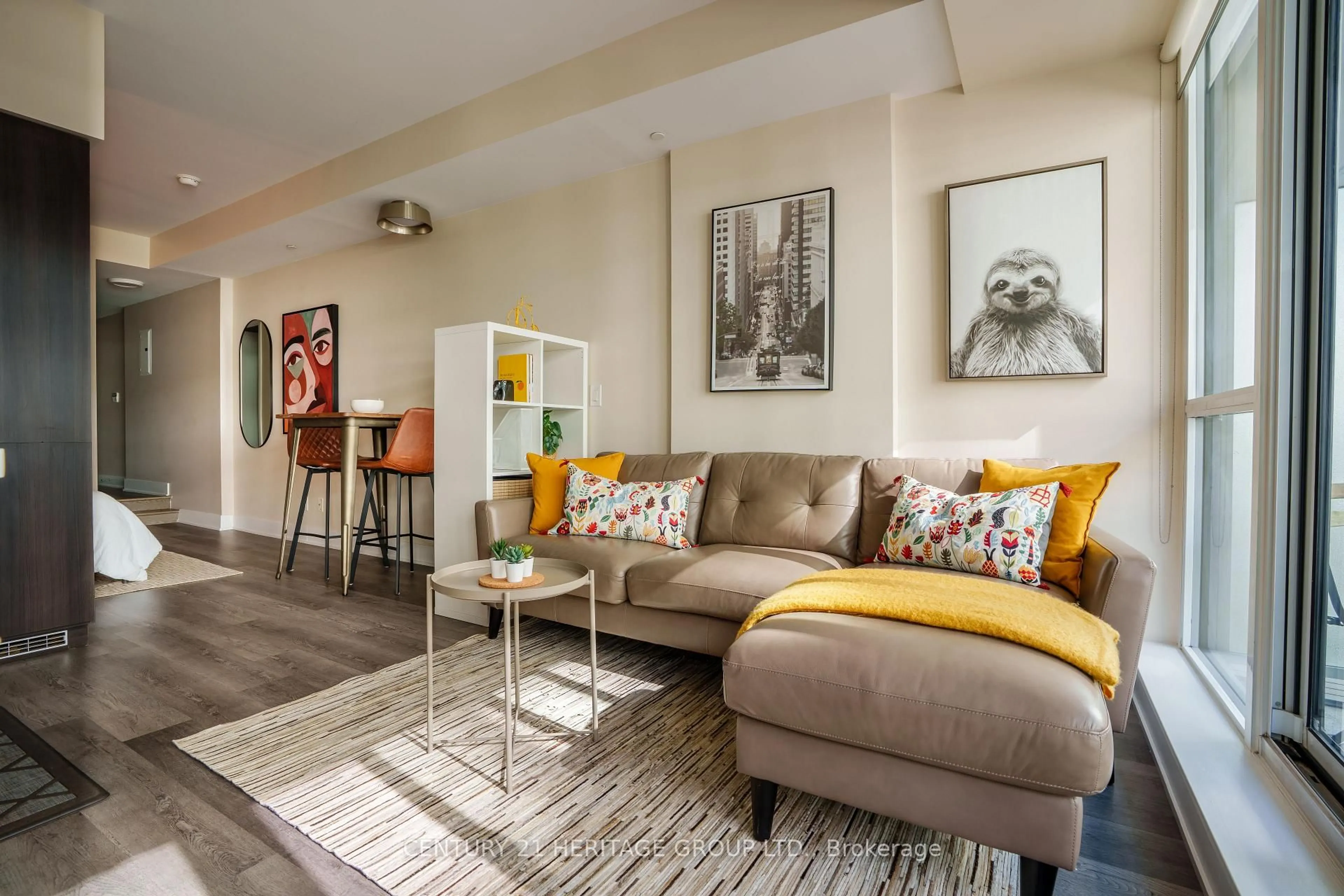 Living room with furniture, unknown for 508 Wellington St #408, Toronto Ontario M5V 0K8