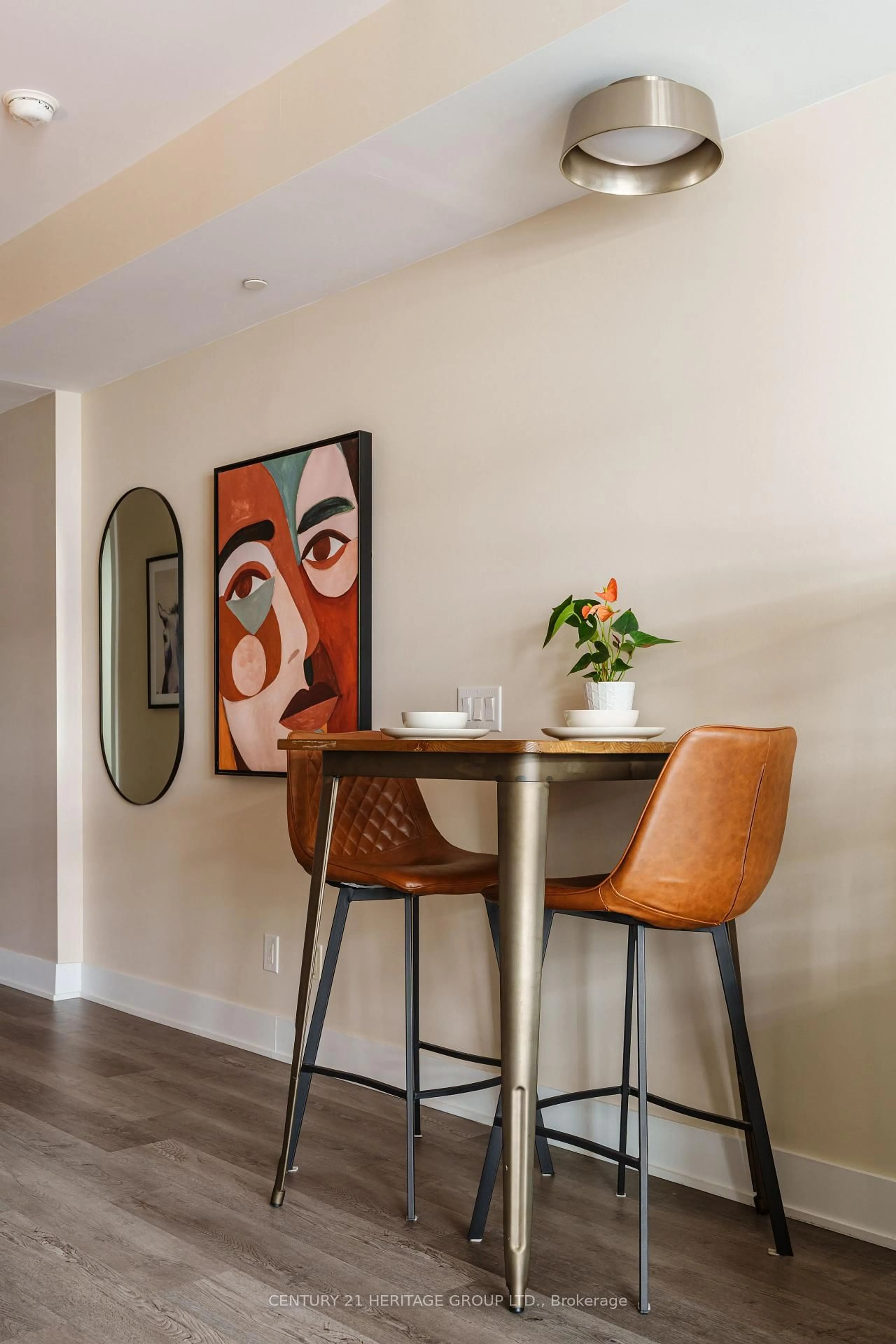 Dining room, wood/laminate floor for 508 Wellington St #408, Toronto Ontario M5V 0K8