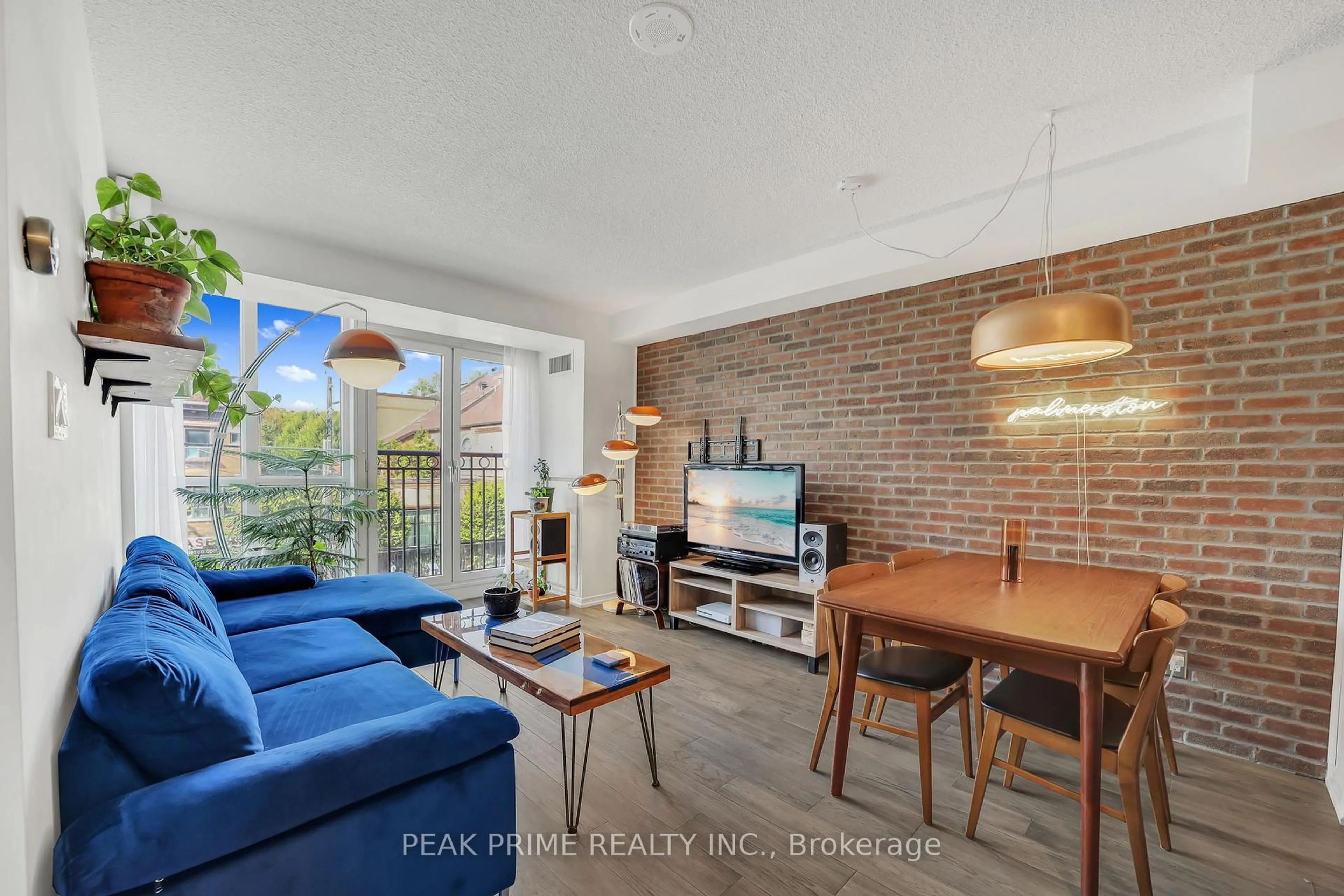 Living room with furniture, unknown for 308 Palmerston Ave #306, Toronto Ontario M6J 3X9