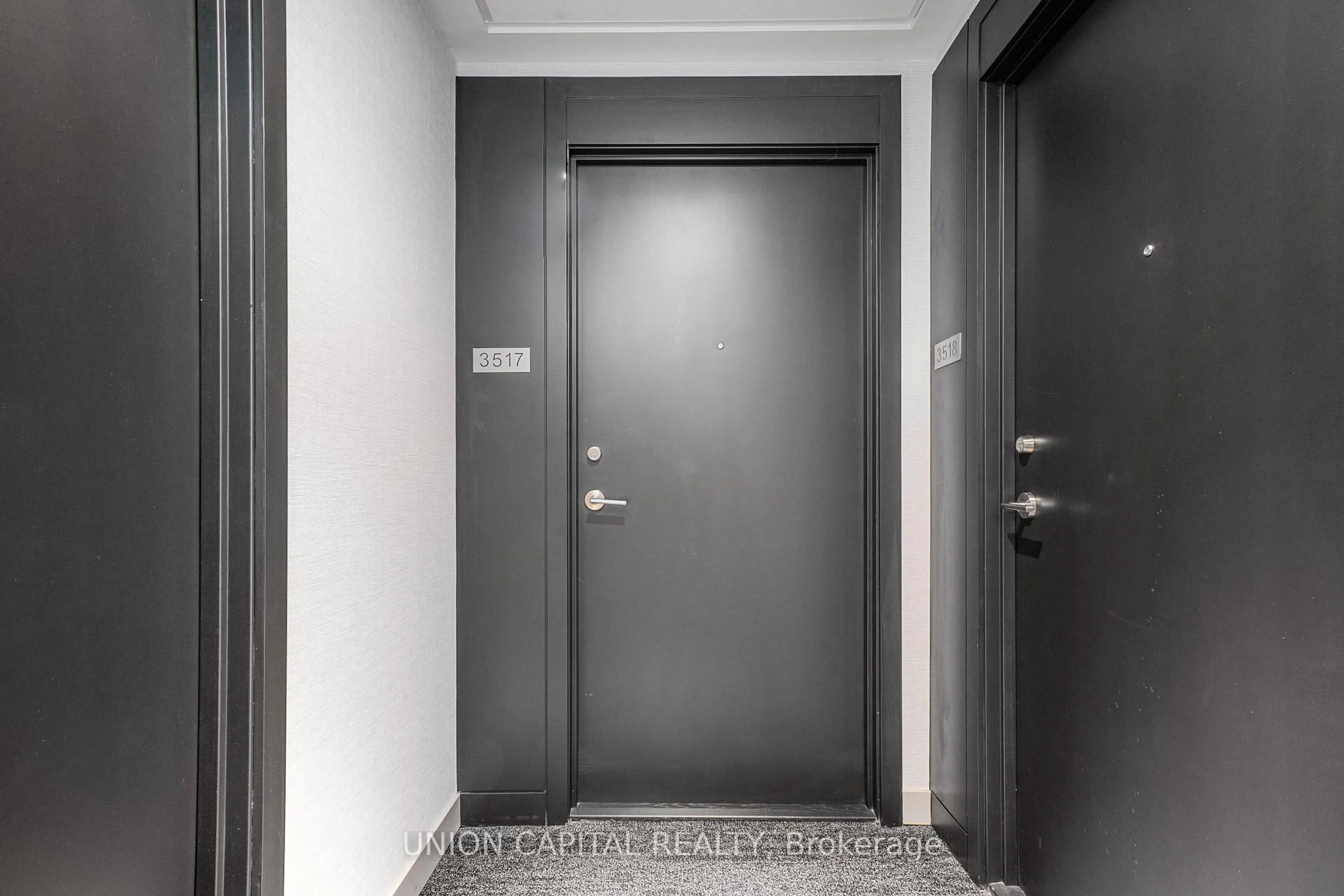 Indoor foyer for 82 DALHOUSIE St #3517, Toronto Ontario M5B 0C5