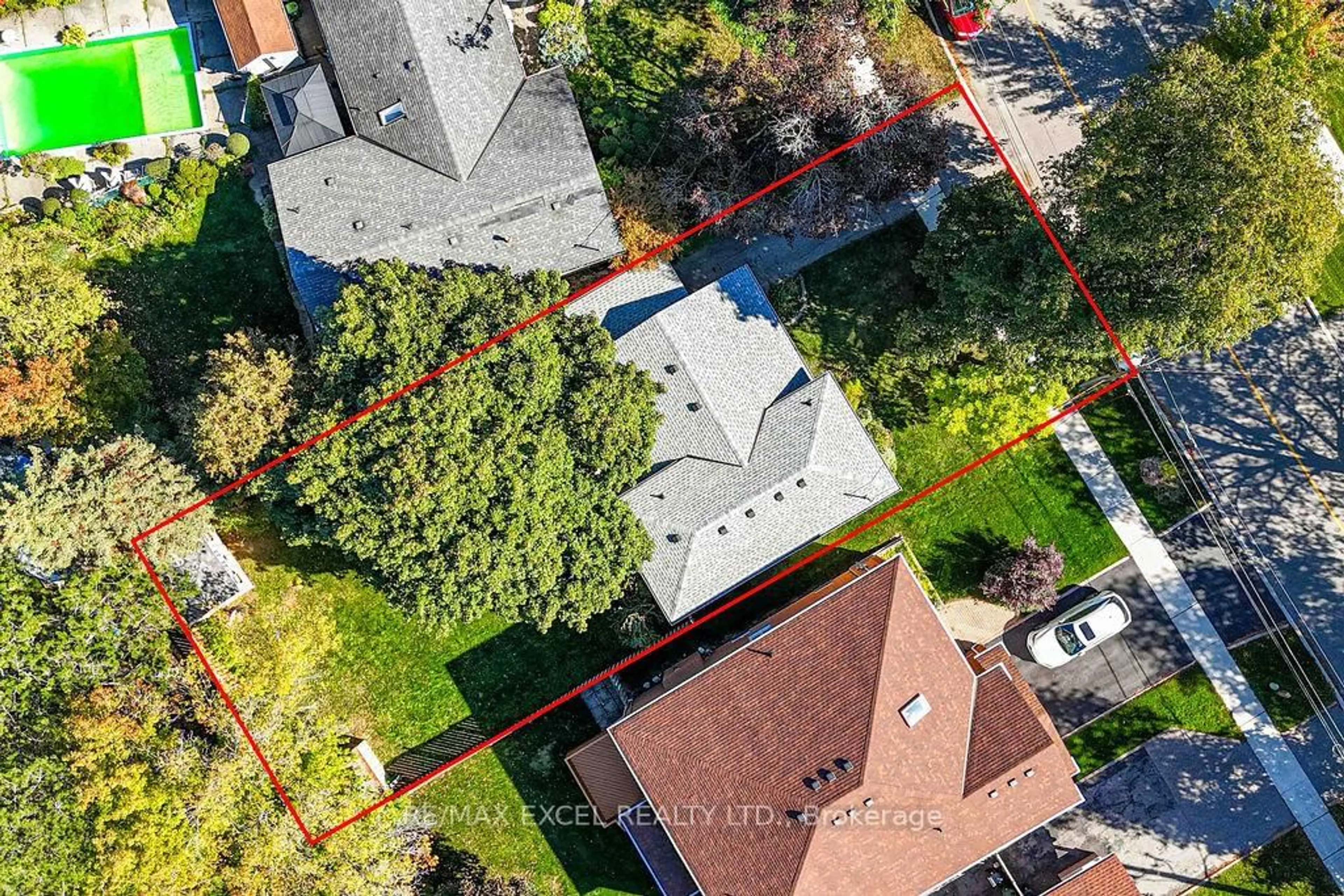 A pic from outside/outdoor area/front of a property/back of a property/a pic from drone, street for 61 Corning Rd, Toronto Ontario M2J 2L9