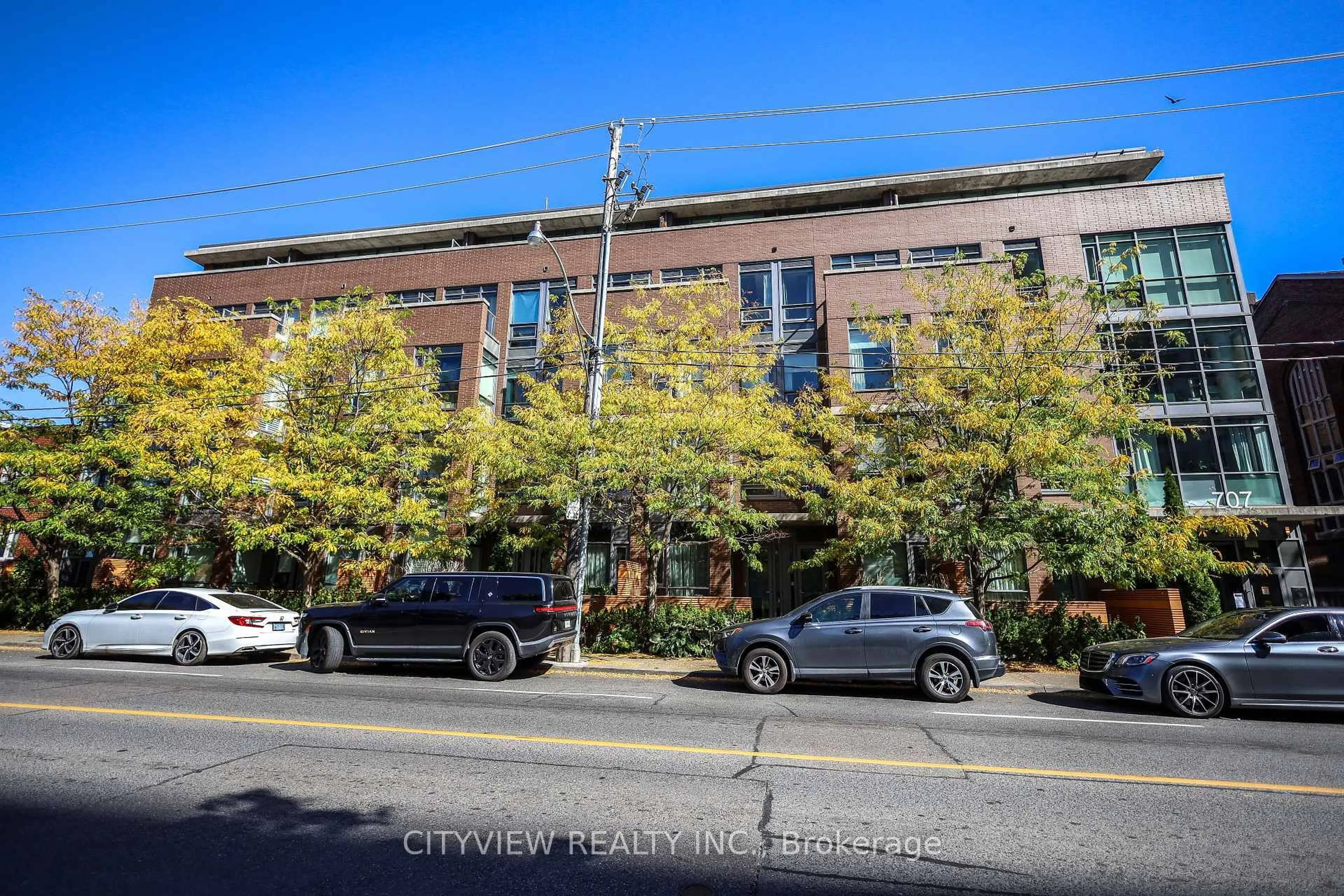 A pic from outside/outdoor area/front of a property/back of a property/a pic from drone, street for 707 Dovercourt Rd #416, Toronto Ontario M6H 0B5