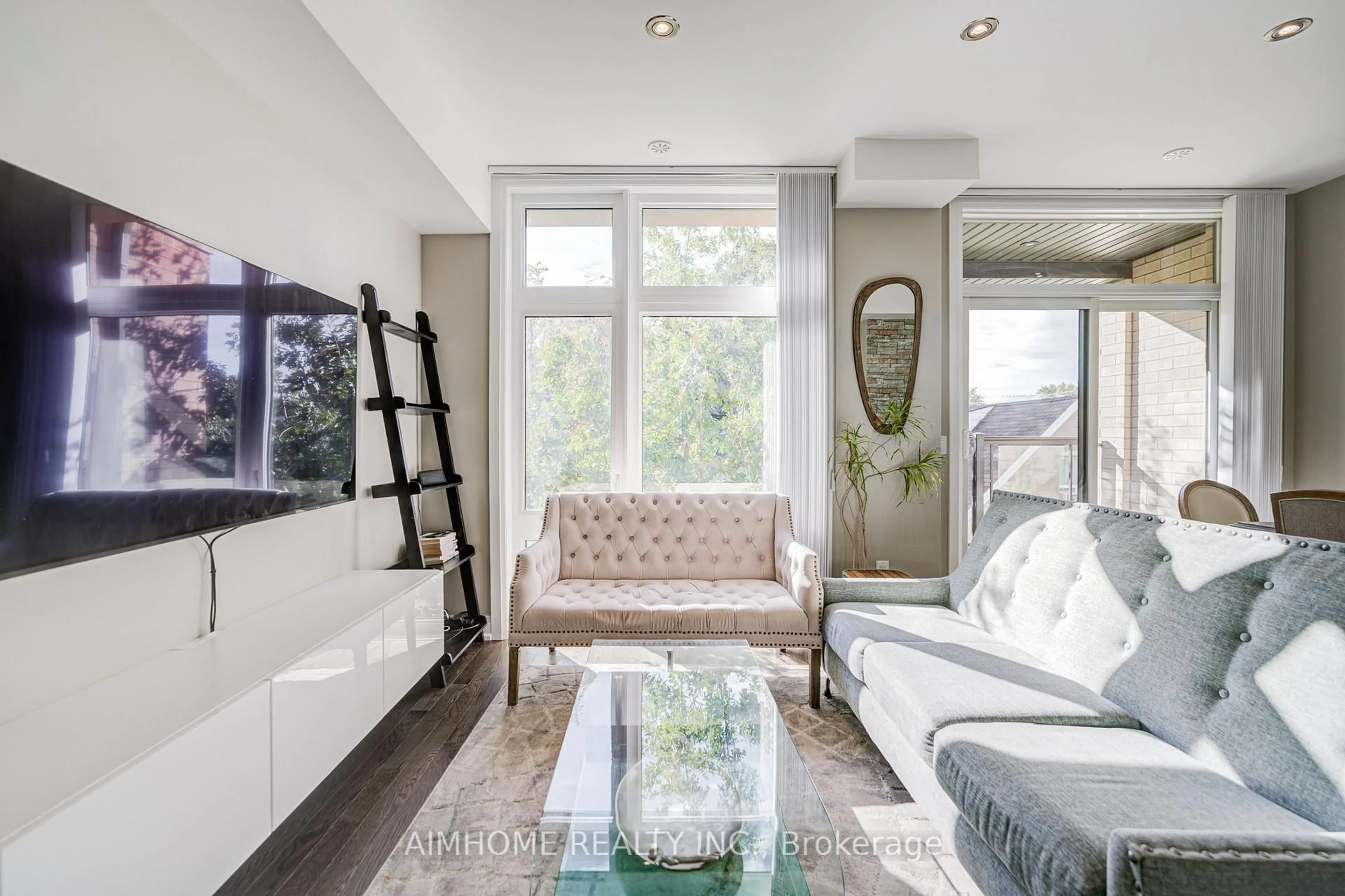 Living room with furniture, unknown for 11 Eldora Ave #6, Toronto Ontario M2M 1R3