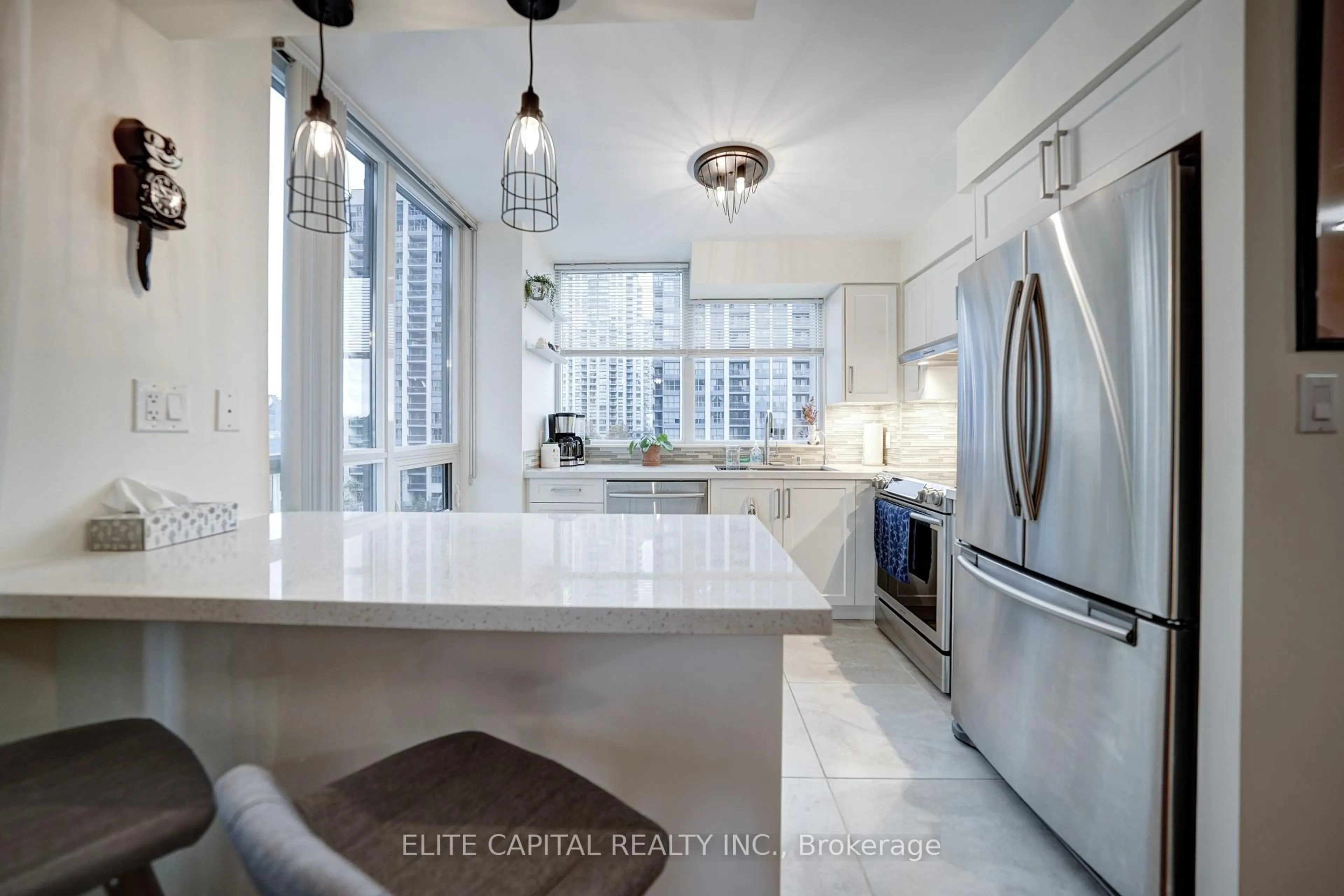 Contemporary kitchen, ceramic/tile floor for 35 Hollywood Ave #619, Toronto Ontario M2N 0A9