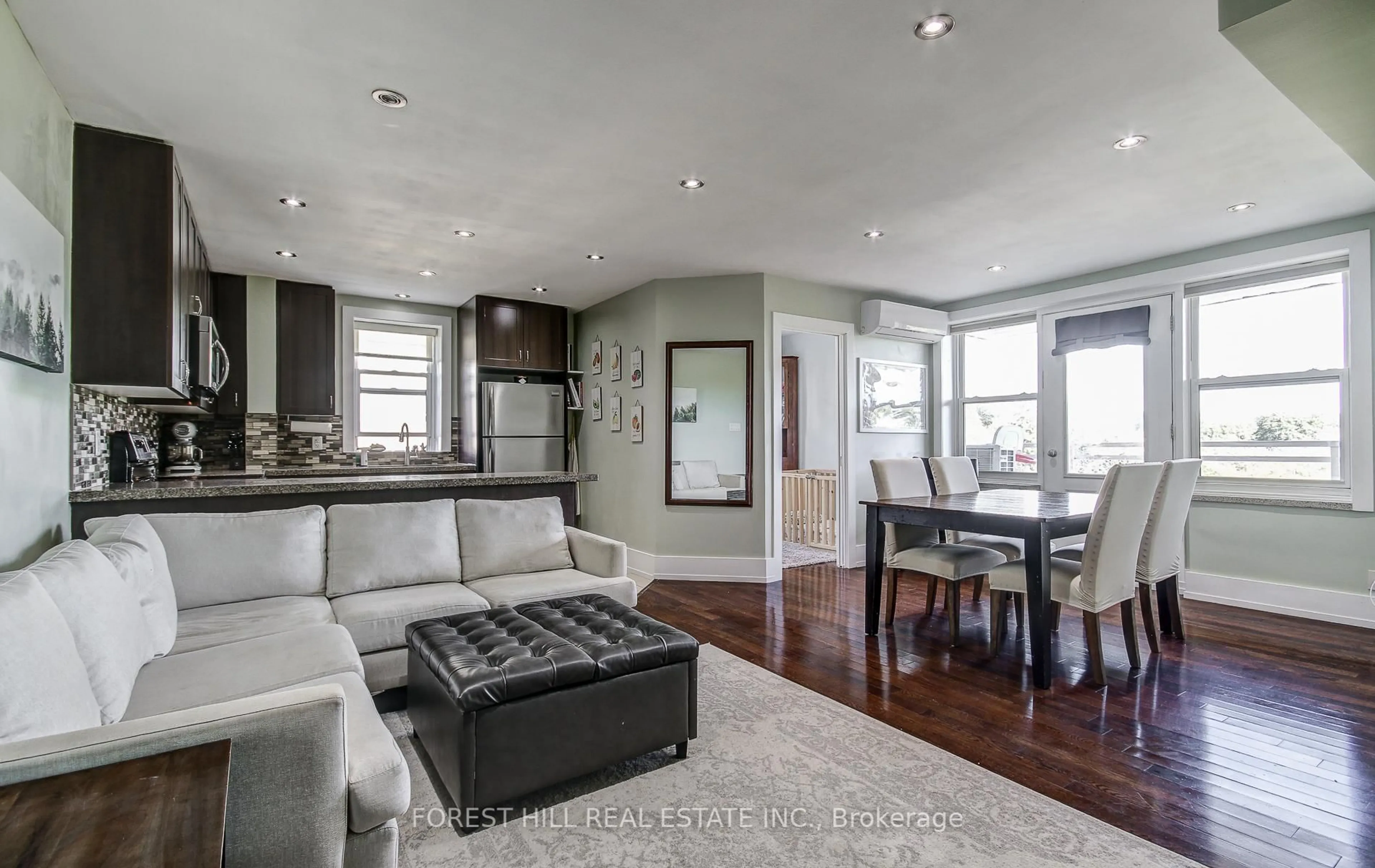 Open concept kitchen, wood/laminate floor for 2603 Bathurst St #508, Toronto Ontario M6B 2Z6
