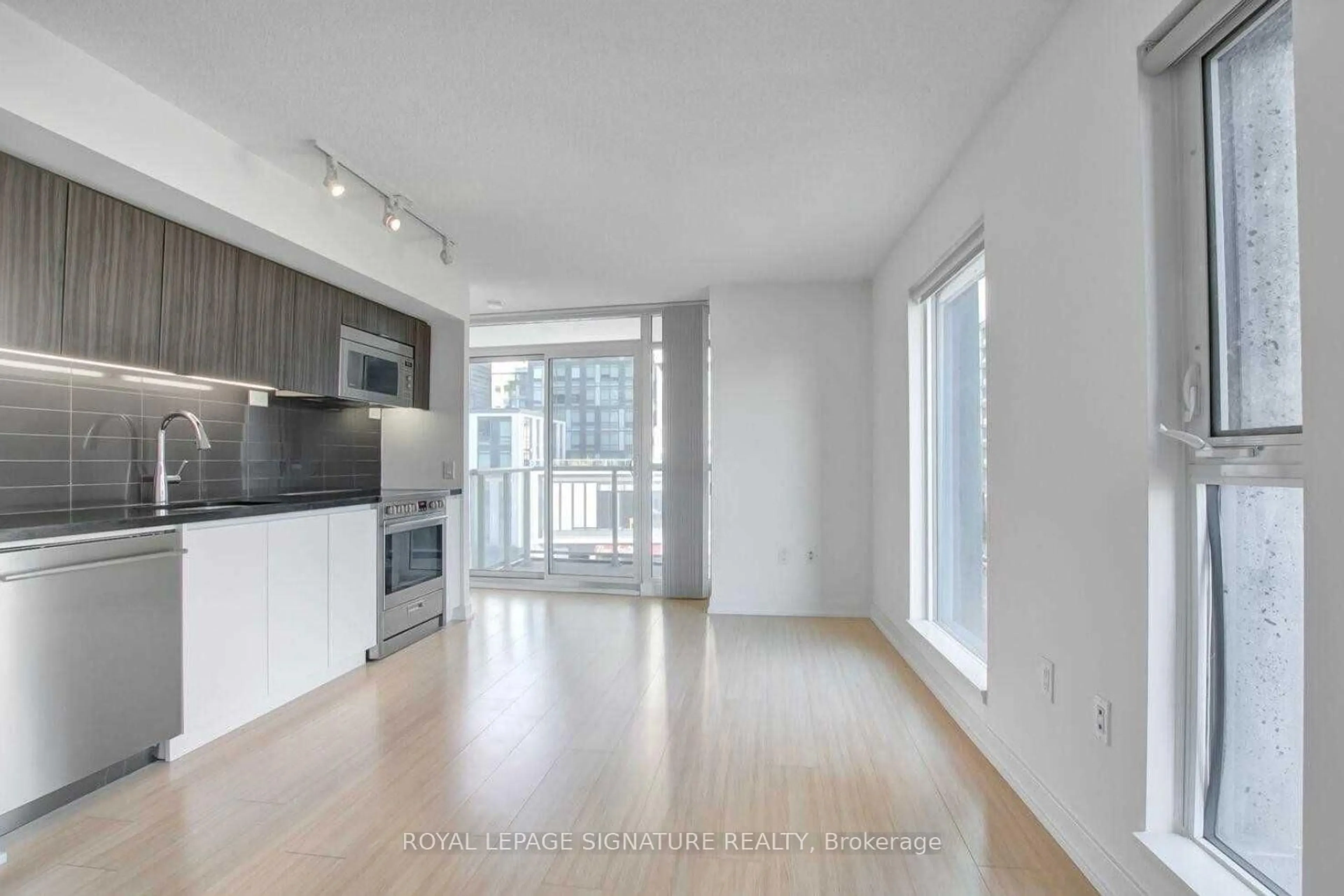 Unknown for 85 Queens Wharf Rd #520, Toronto Ontario M5V 0J9
