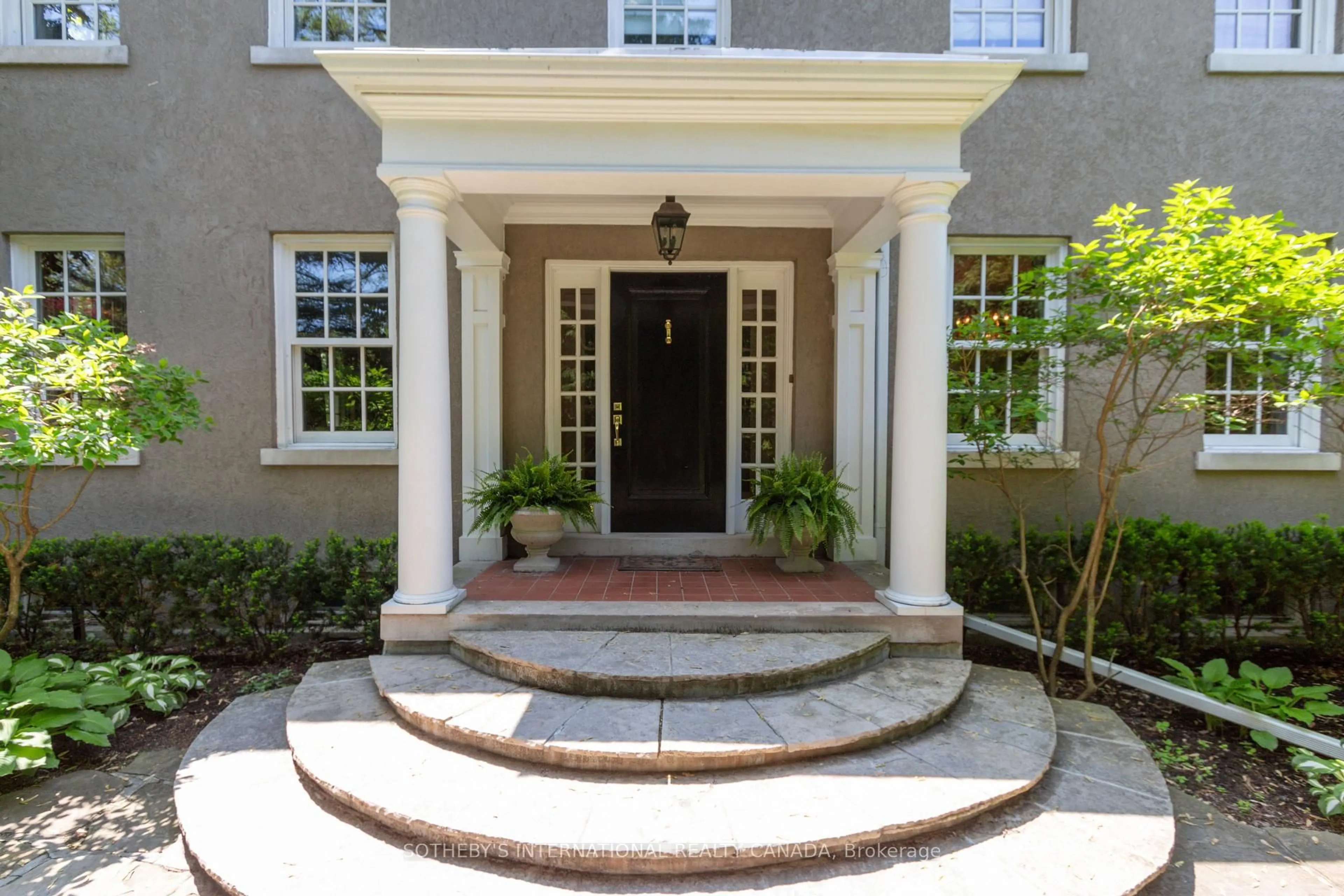 Indoor entryway for 24 Doncliffe Dr, Toronto Ontario M4N 2E6