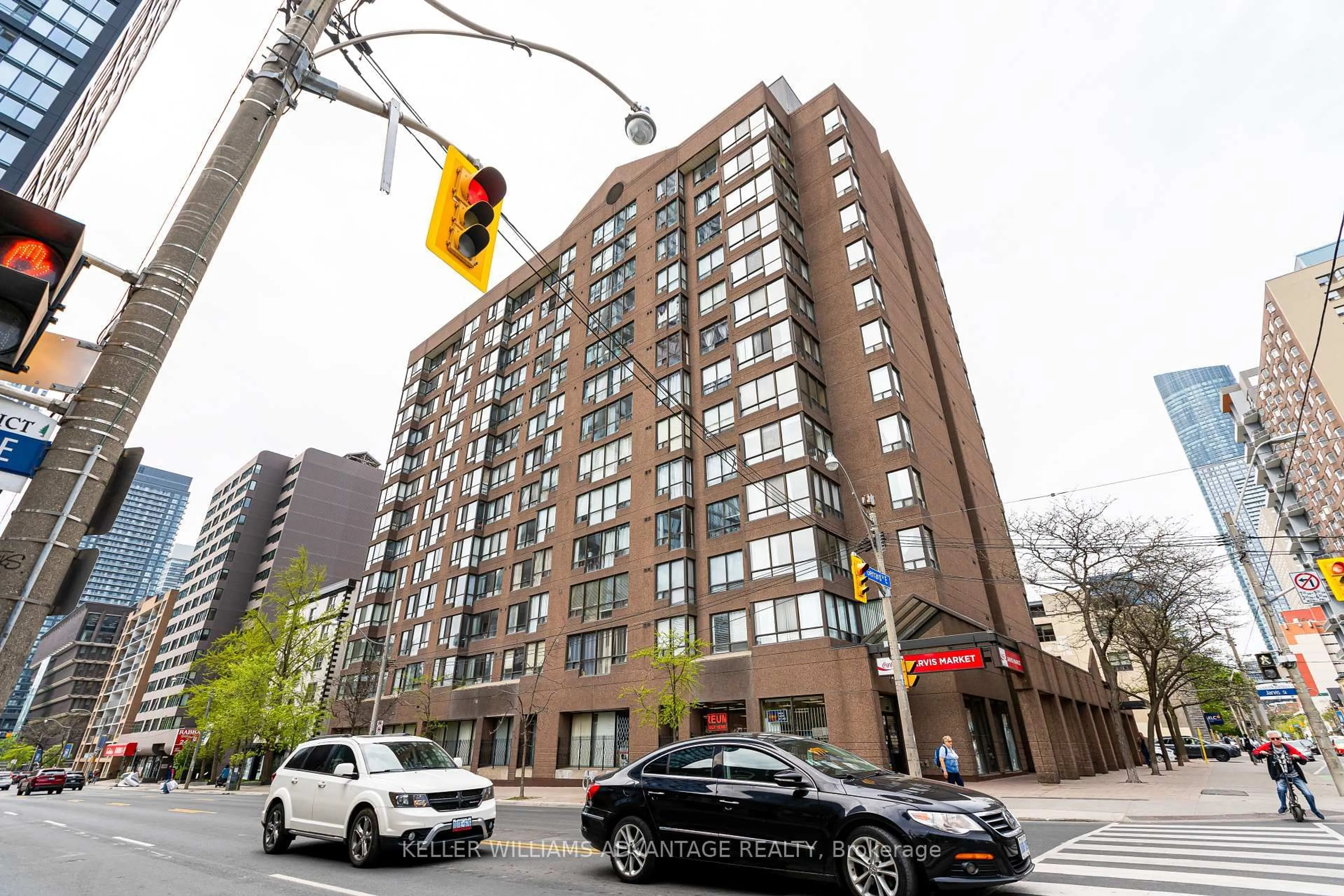 Unknown for 117 Gerrard St #404, Toronto Ontario M5B 2L4