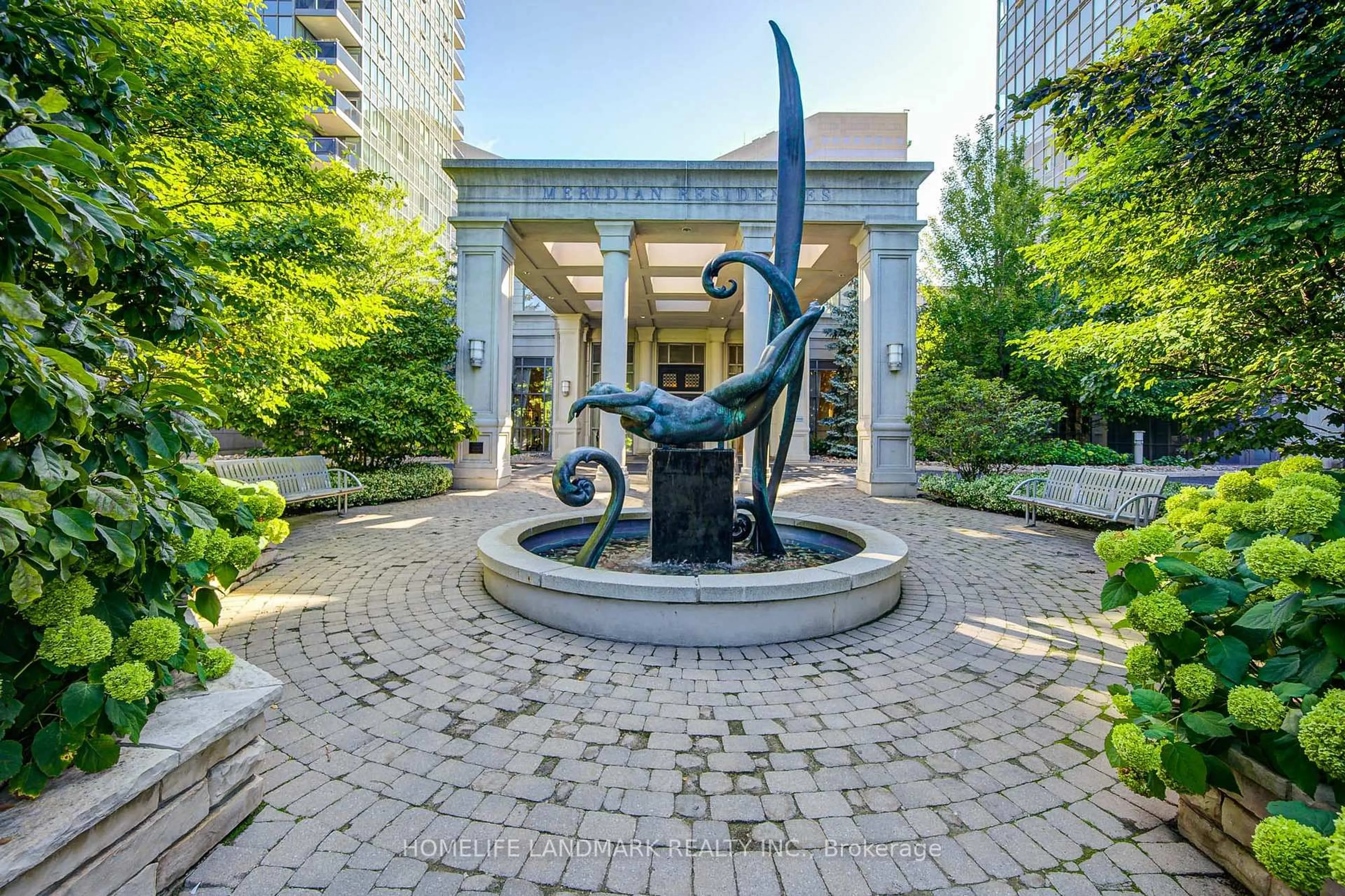 Indoor foyer for 15 Greenview Ave #1011, Toronto Ontario M2M 4M7
