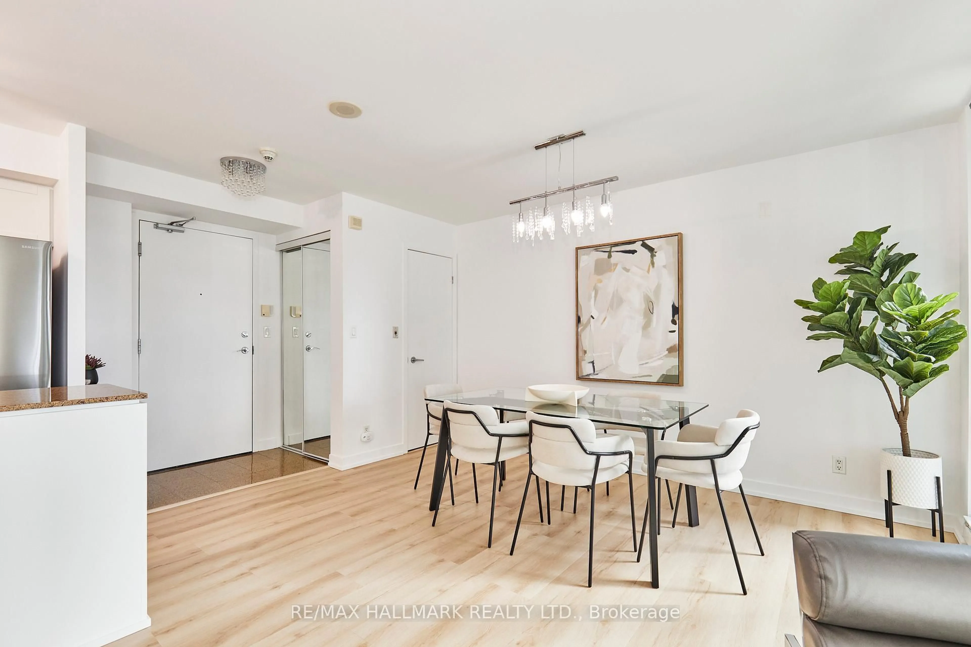Dining room, wood/laminate floor for 81 Navy Wharf Crt #2306, Toronto Ontario M5V 3S2