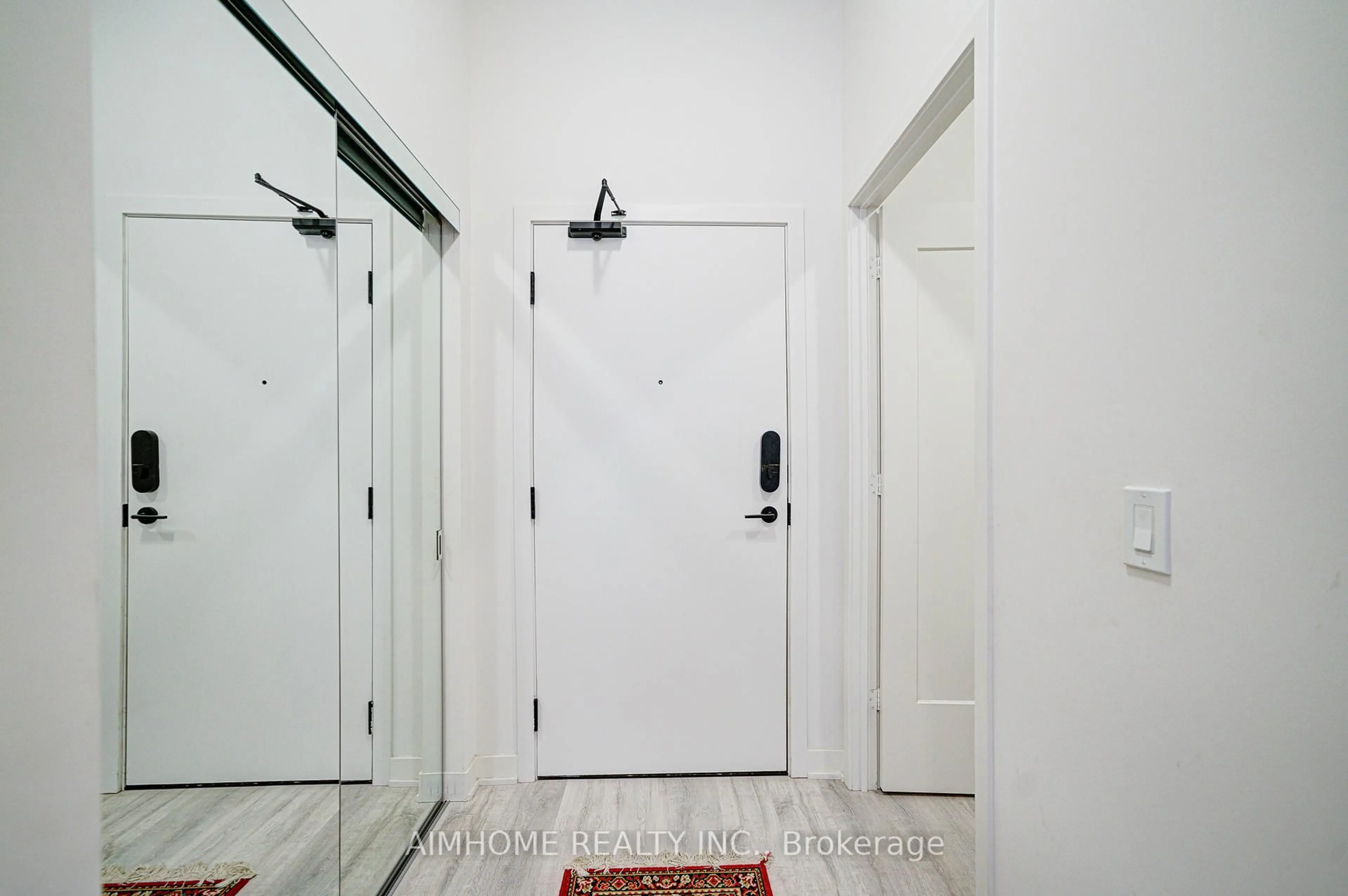 Indoor entryway for 70 Princess St #1723, Toronto Ontario M5A 0X6