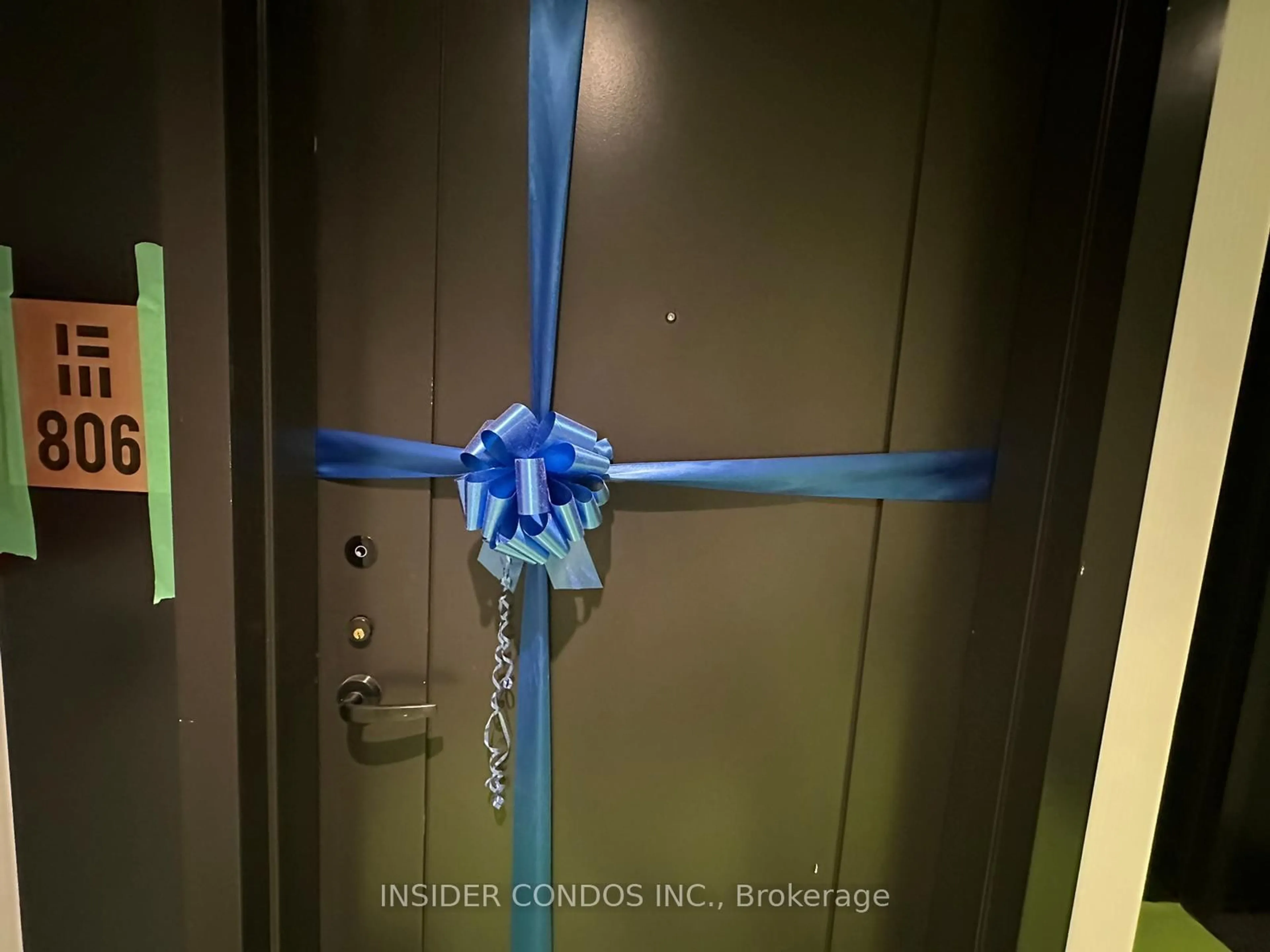 Indoor entryway for 123 Portland St, Toronto Ontario M5V 2N4