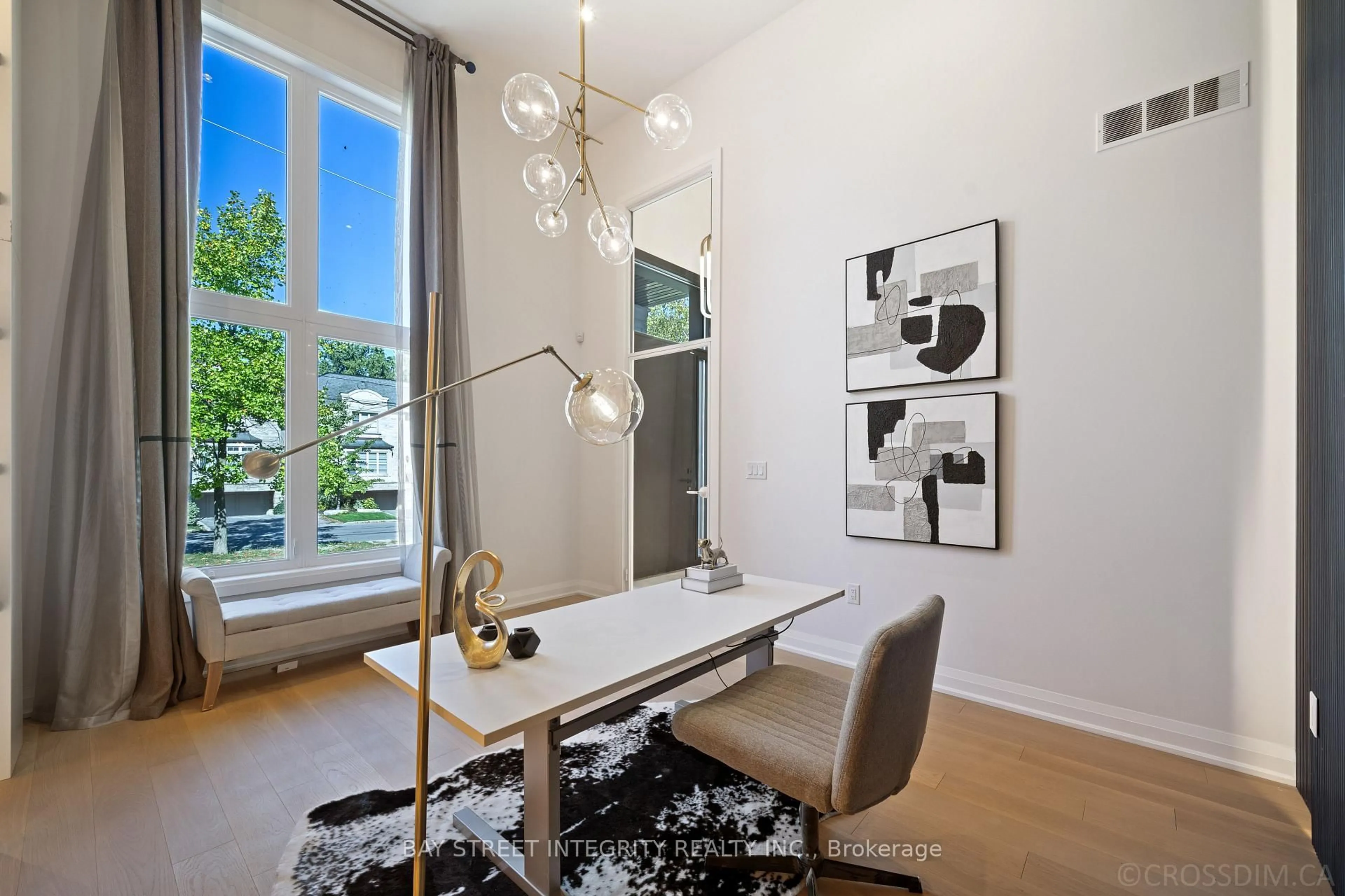 Dining room, wood/laminate floor for 207 Ellerslie Ave, Toronto Ontario M2N 1Y3
