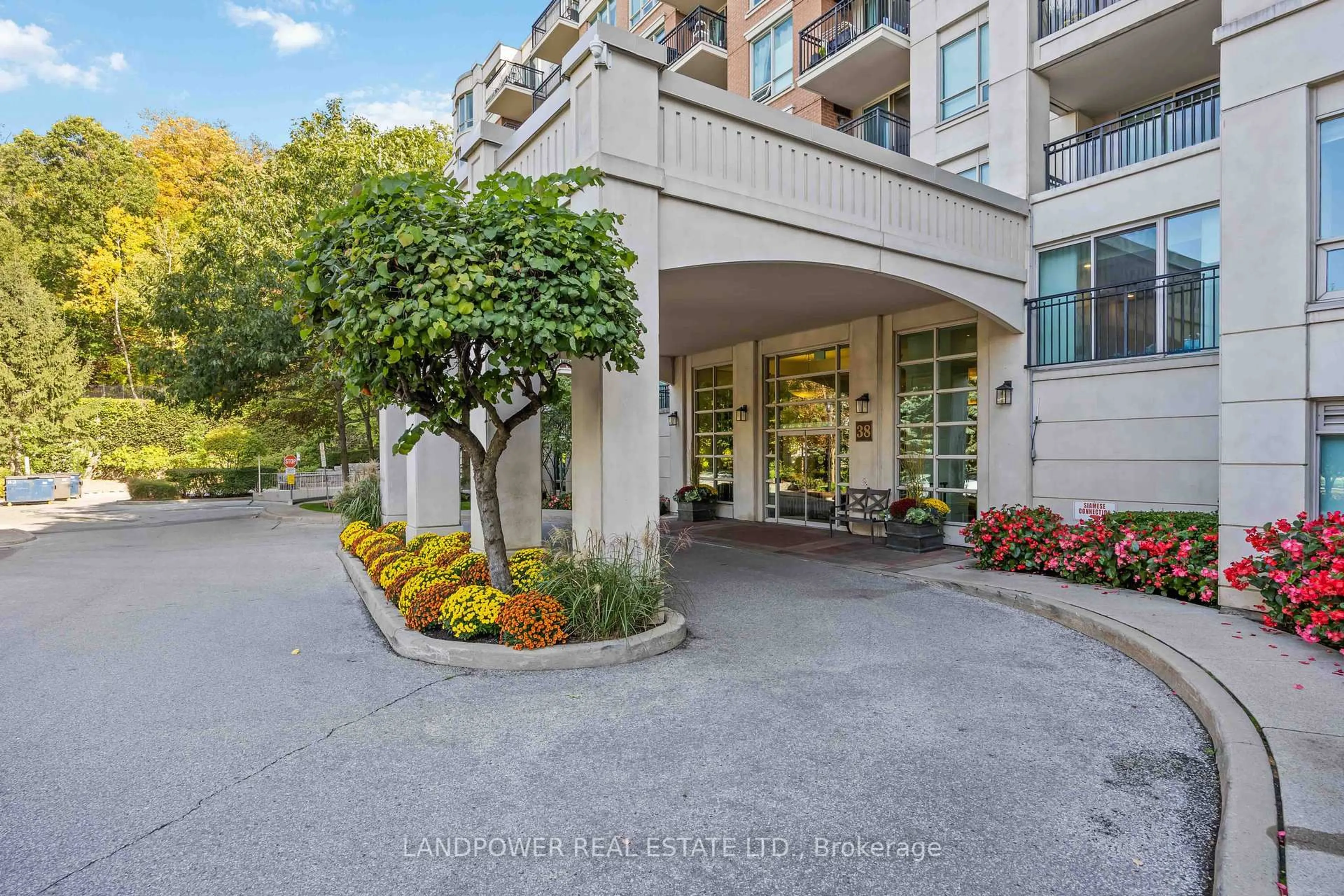 Unknown for 38 William Carson Cres #621, Toronto Ontario M2P 2A1