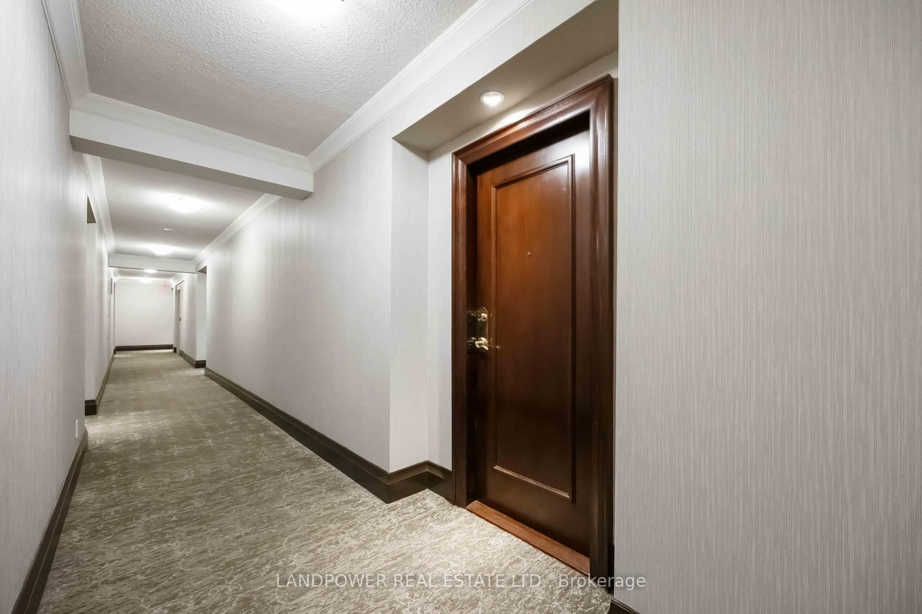 Indoor foyer for 38 William Carson Cres #621, Toronto Ontario M2P 2A1