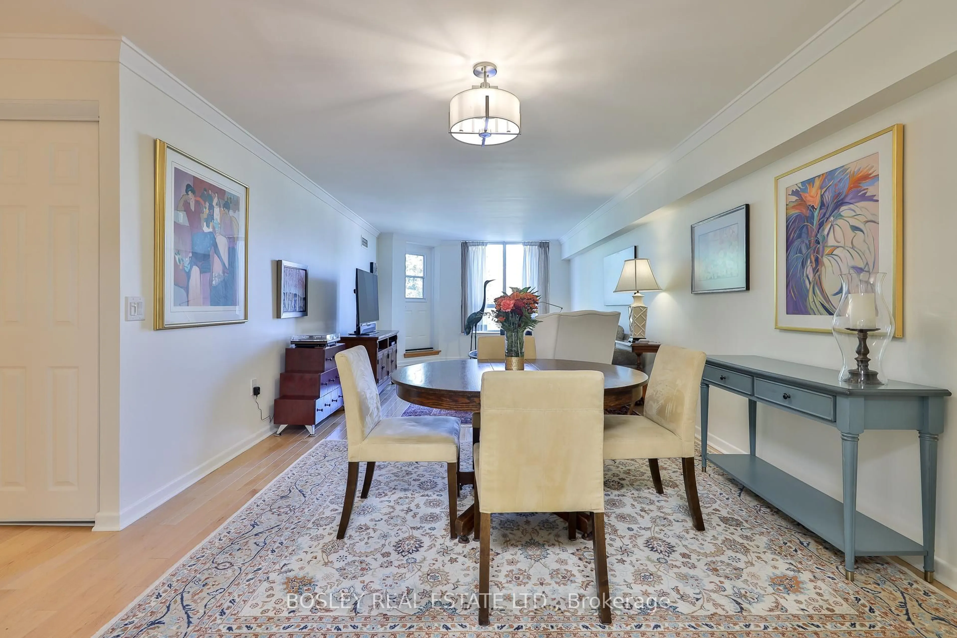 Dining room, carpet floor for 955 Millwood Rd #408, Toronto Ontario M4G 4E3