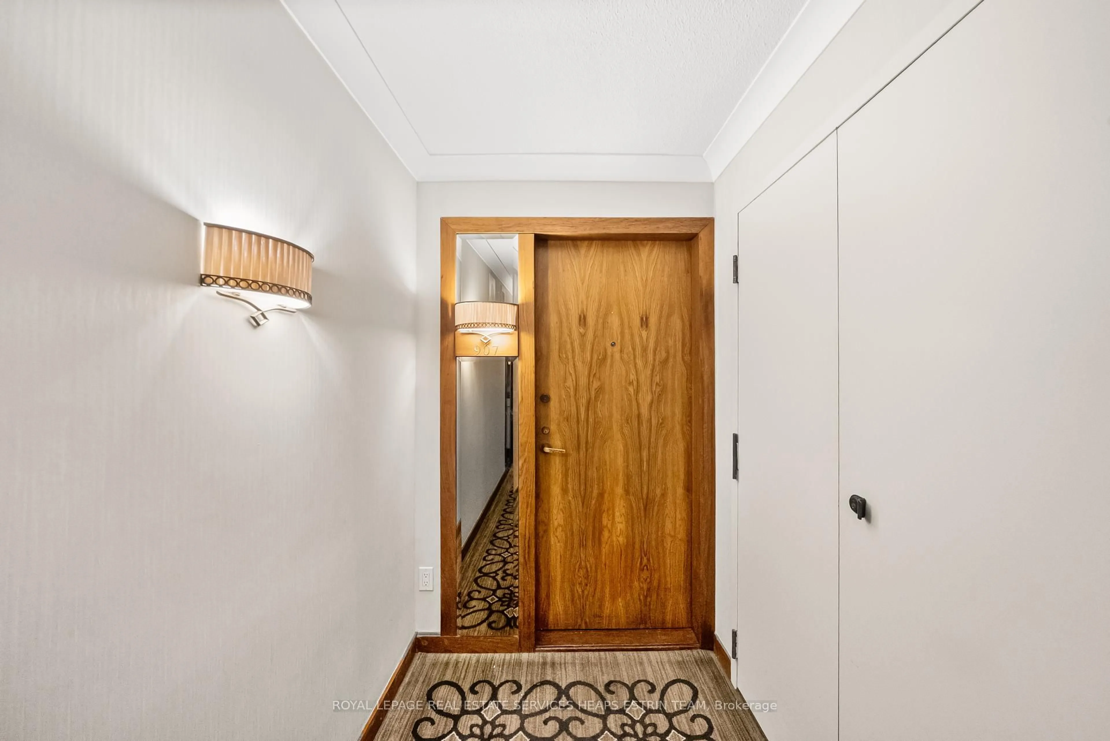 Indoor entryway for 63 St Clair Ave #907/908, Toronto Ontario M4V 2Y9