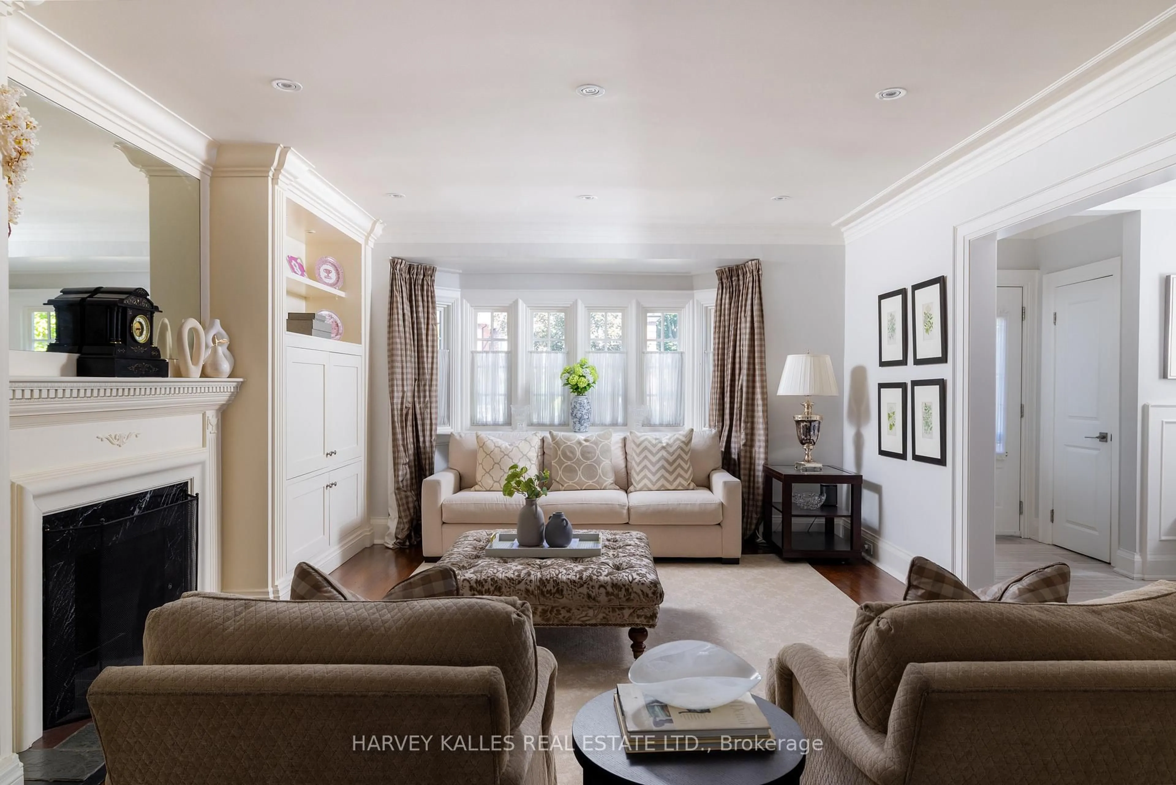 Living room with furniture, unknown for 115 Wembley Rd, Toronto Ontario M6C 2G5