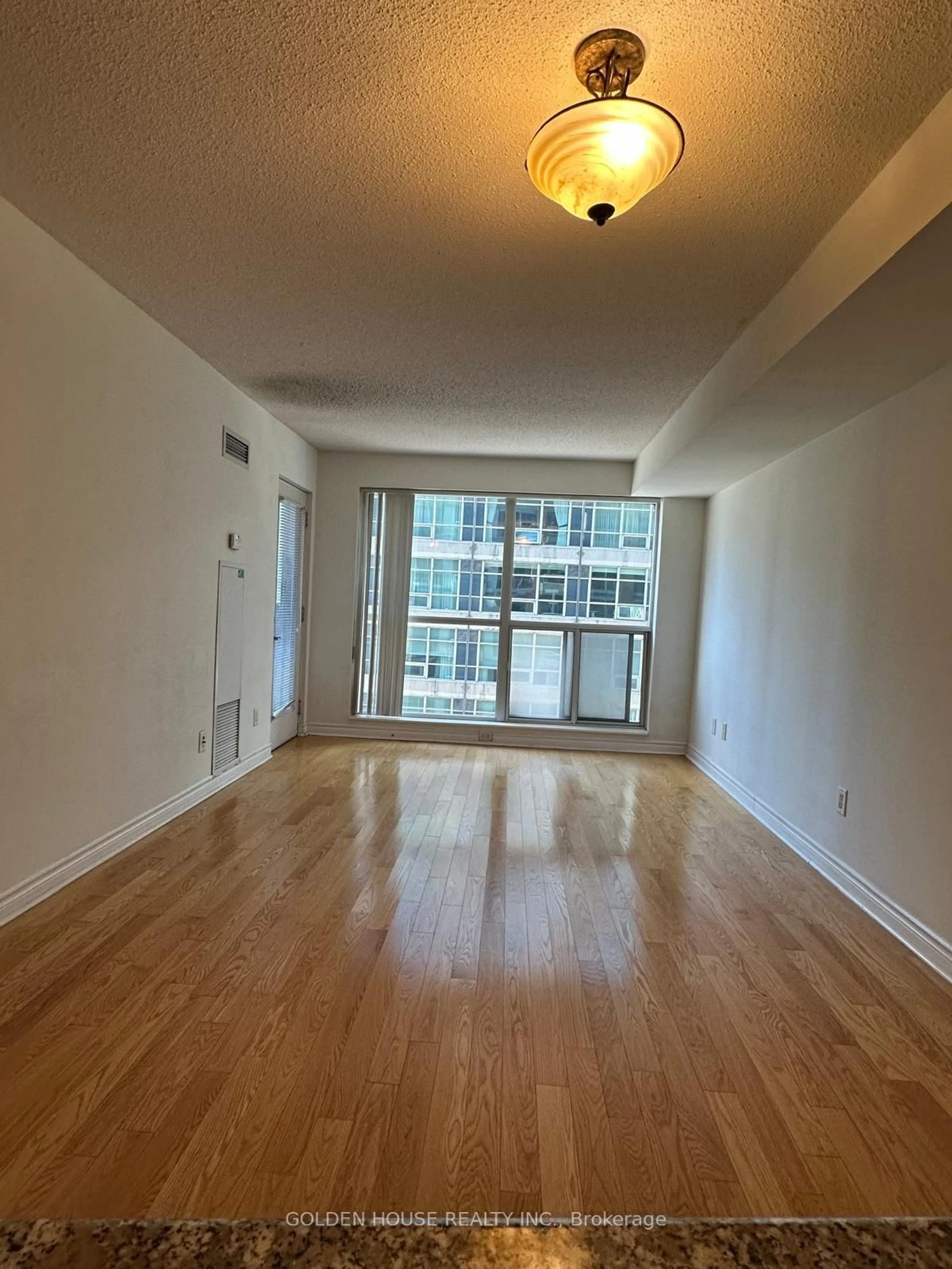 A pic of a room for 270 Wellington St #618, Toronto Ontario M5V 3P5