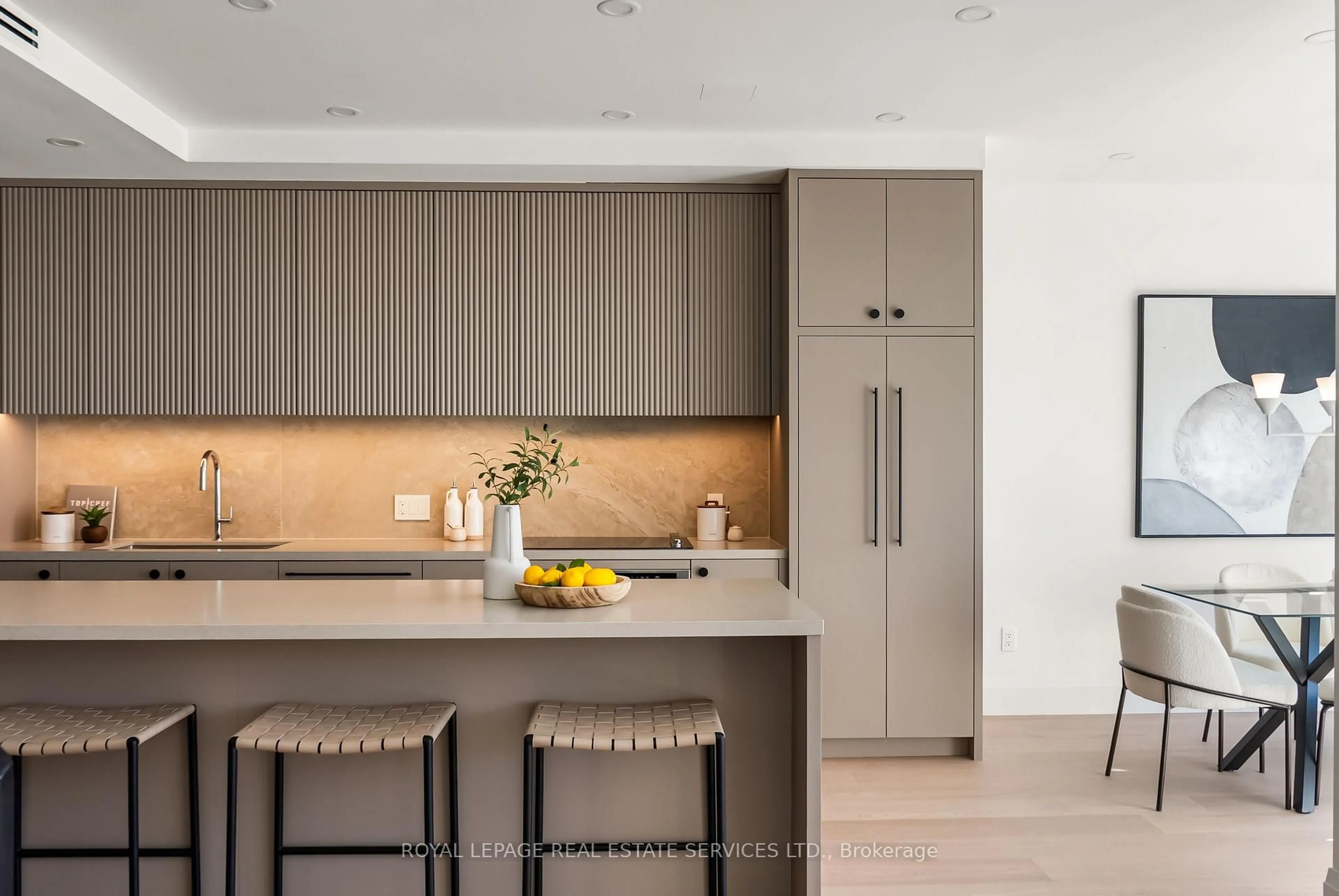 Contemporary kitchen, unknown for 40 Oaklands Ave #334, Toronto Ontario M4V 2Z3