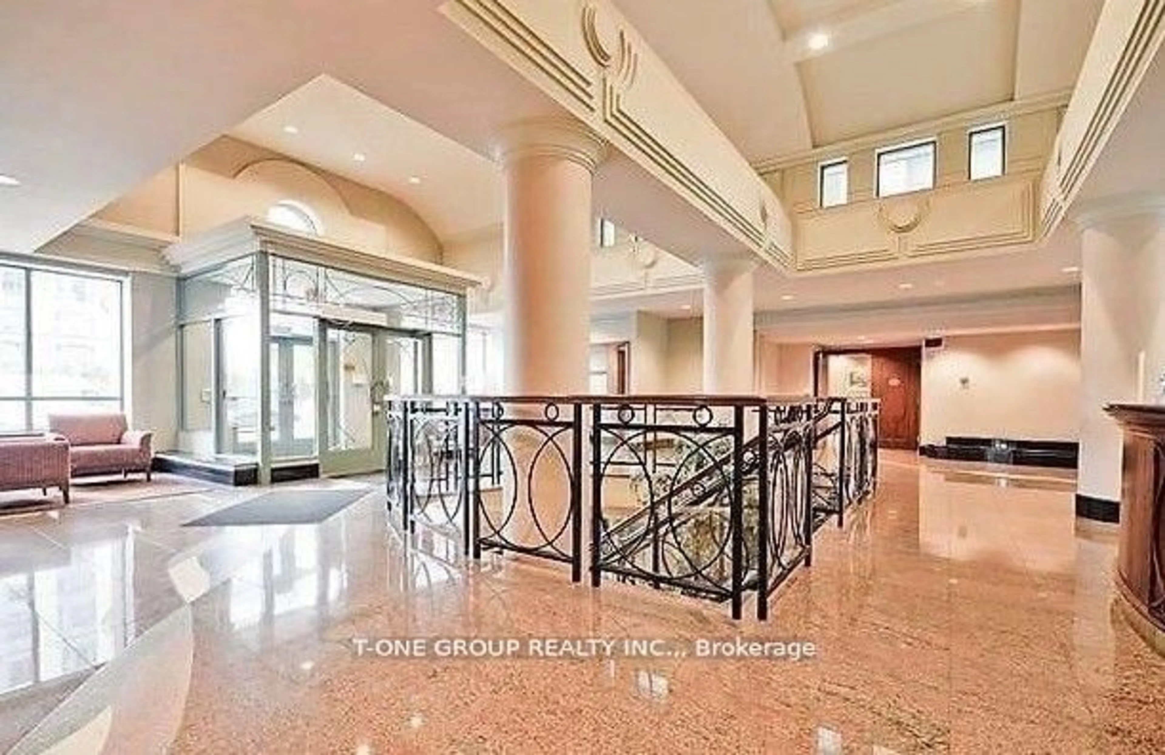 Indoor foyer for 29 Pemberton Ave #605, Toronto Ontario M2M 4L5