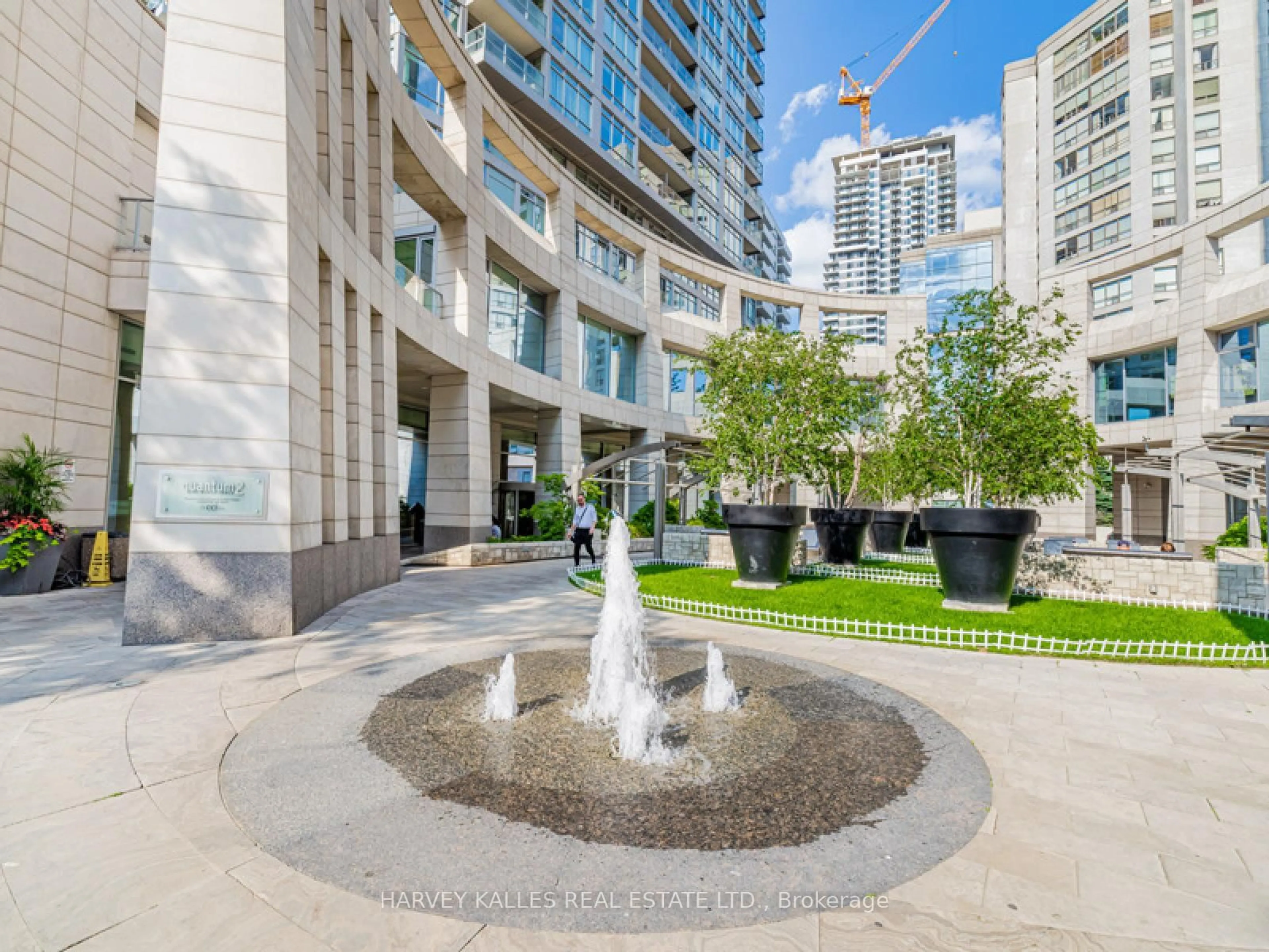 Patio, street for 2191 Yonge St #4206, Toronto Ontario M4S 3H8