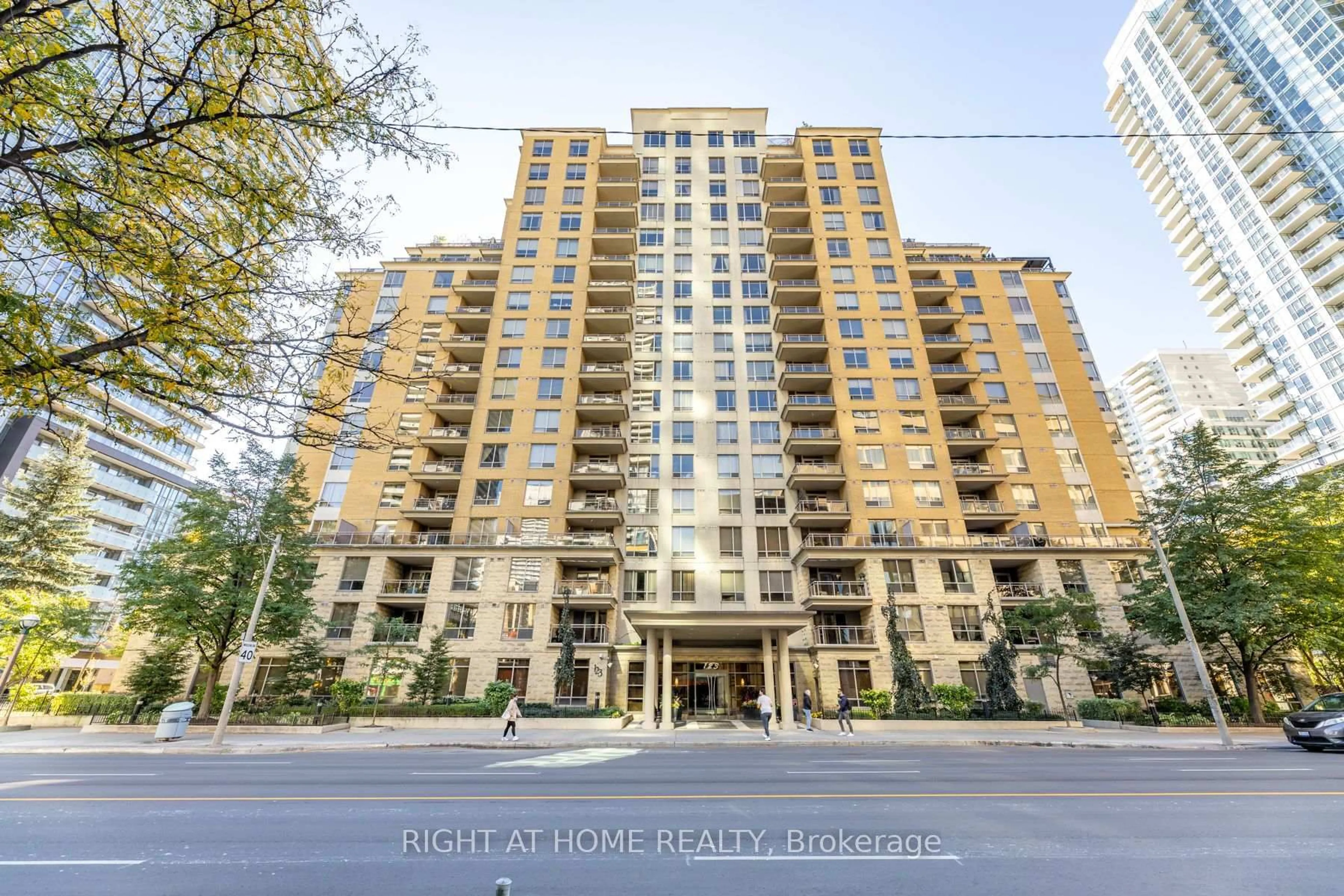 Unknown for 123 Eglinton Ave #813, Toronto Ontario M4P 1J2