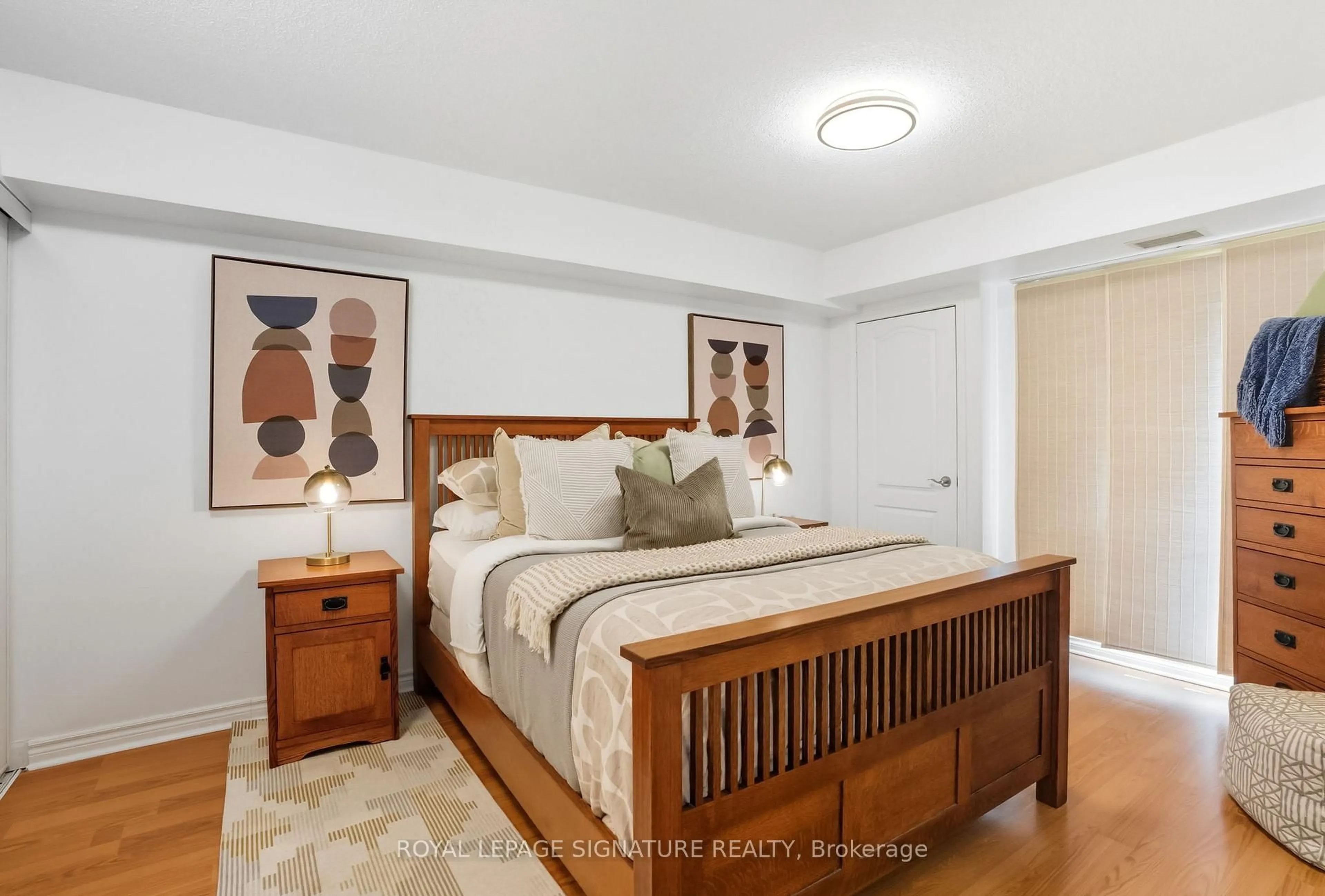 Bedroom with bed, unknown for 935 Sheppard Ave #402, Toronto Ontario M3H 2T7