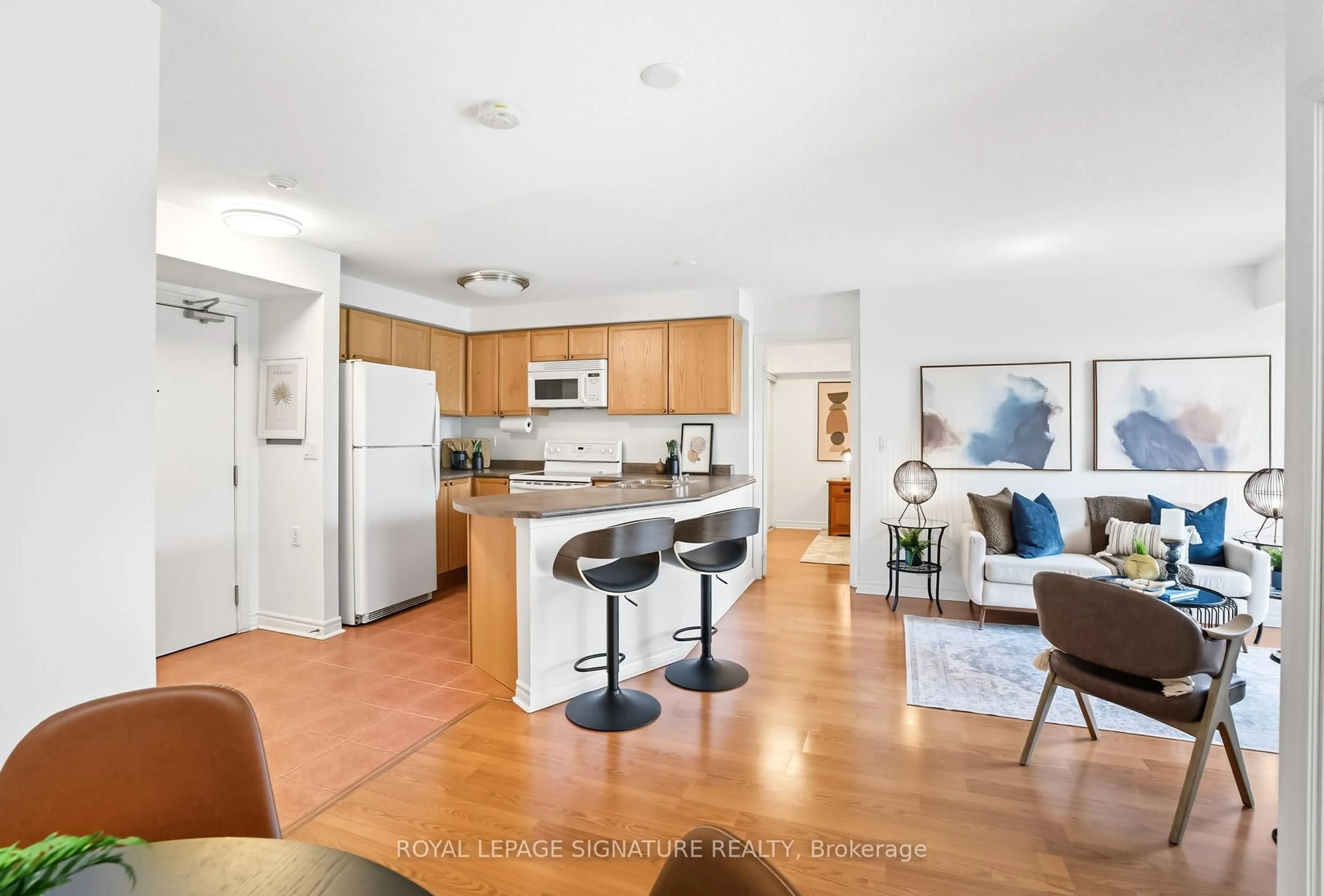 Open concept kitchen, unknown for 935 Sheppard Ave #402, Toronto Ontario M3H 2T7