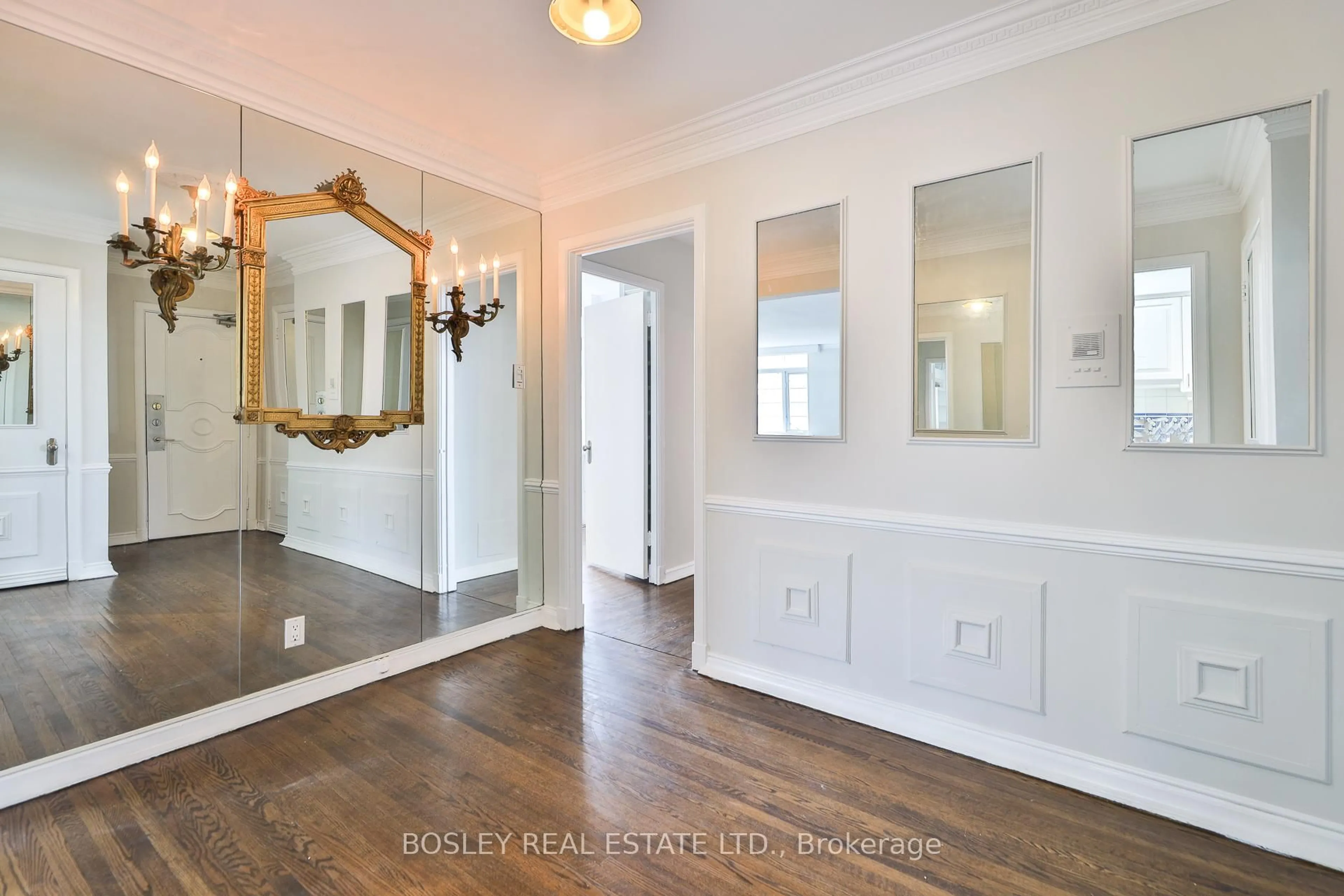 Indoor entryway for 707 Eglinton Ave #604, Toronto Ontario M5N 1C8