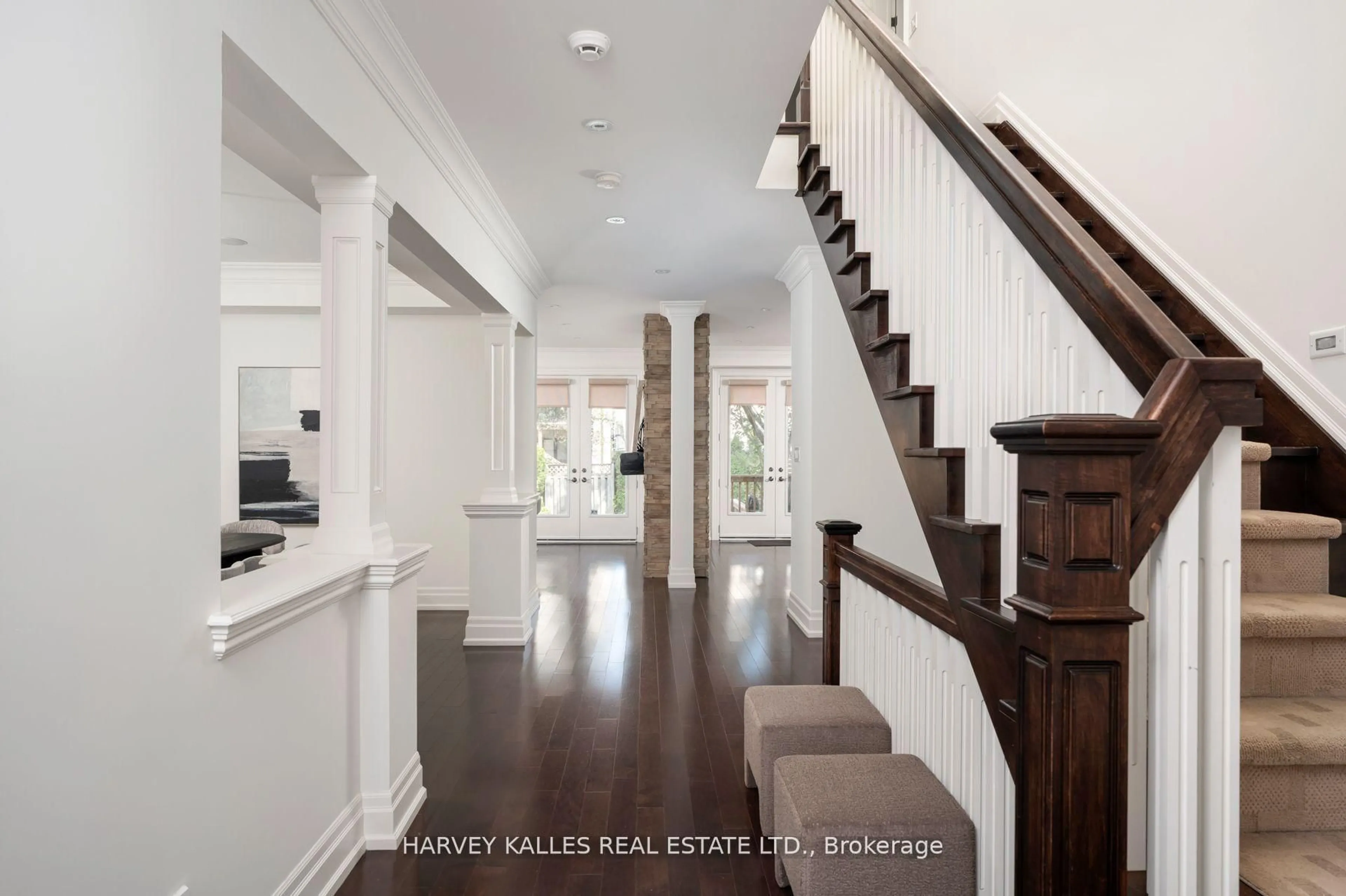 Indoor entryway for 60 Mcgillivray Ave, Toronto Ontario M5M 2Y2