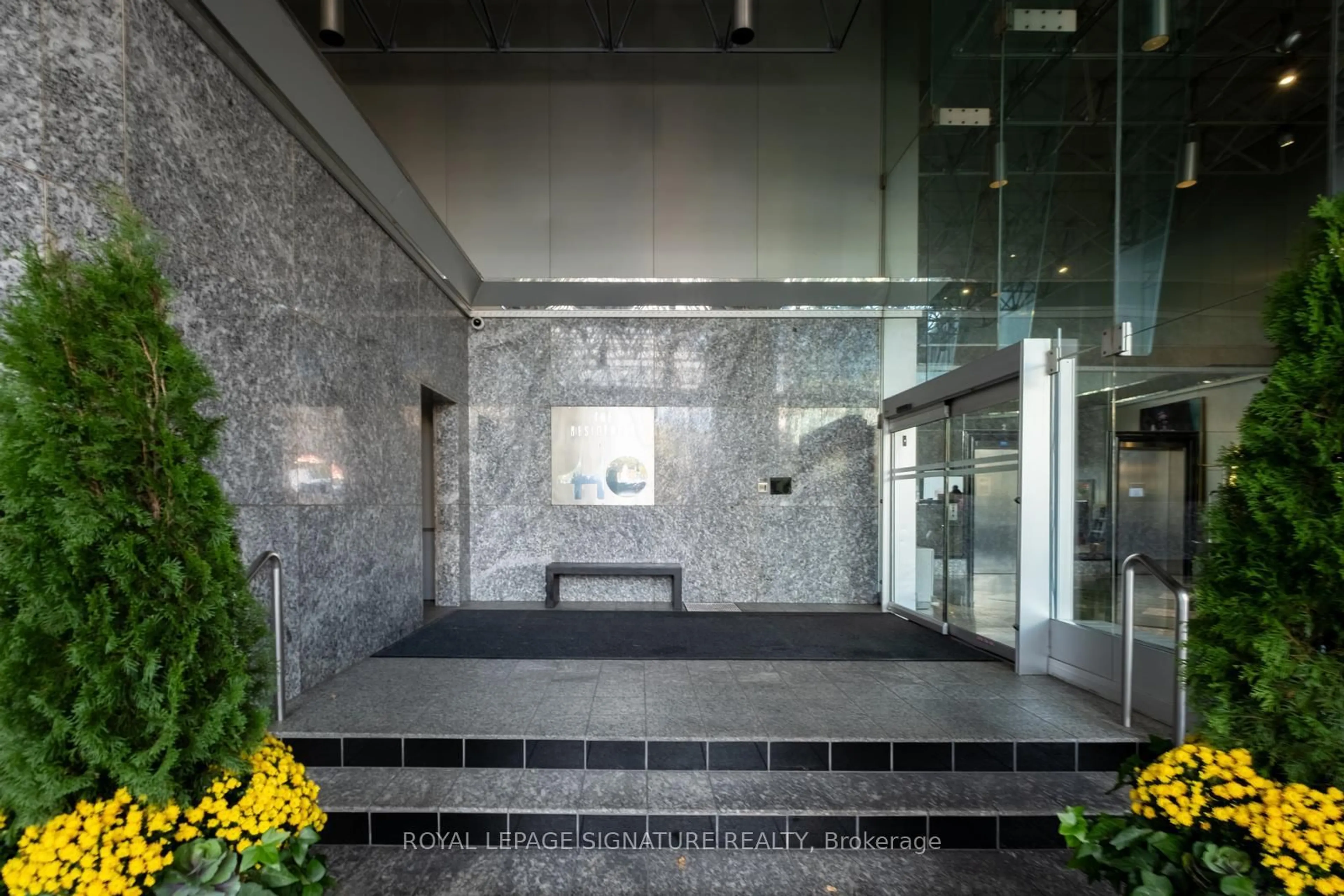 Lobby for 110 Bloor St #1201, Toronto Ontario M5S 2W7
