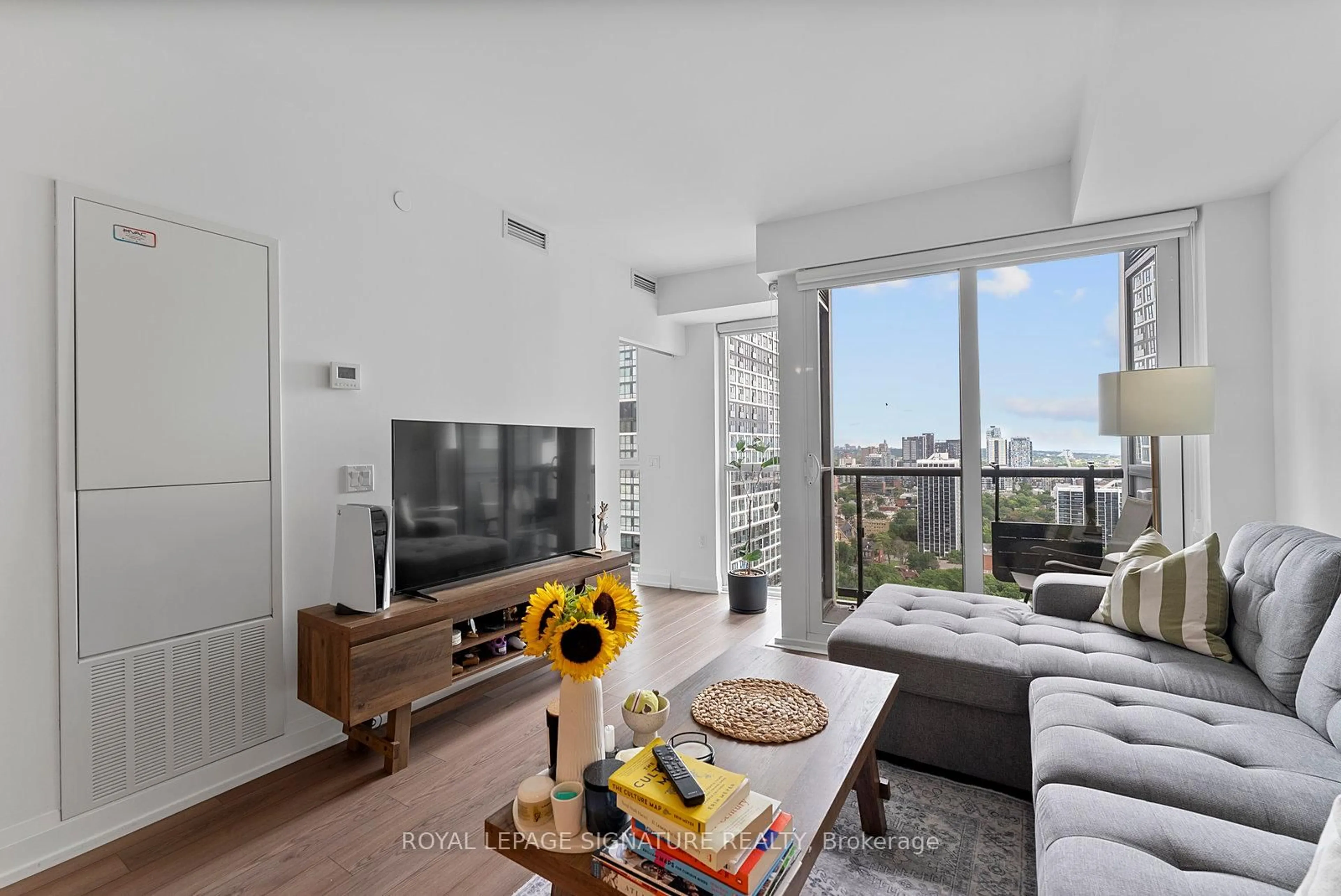 Living room with furniture, unknown for 77 Mutual St #2501, Toronto Ontario M5B 2A9