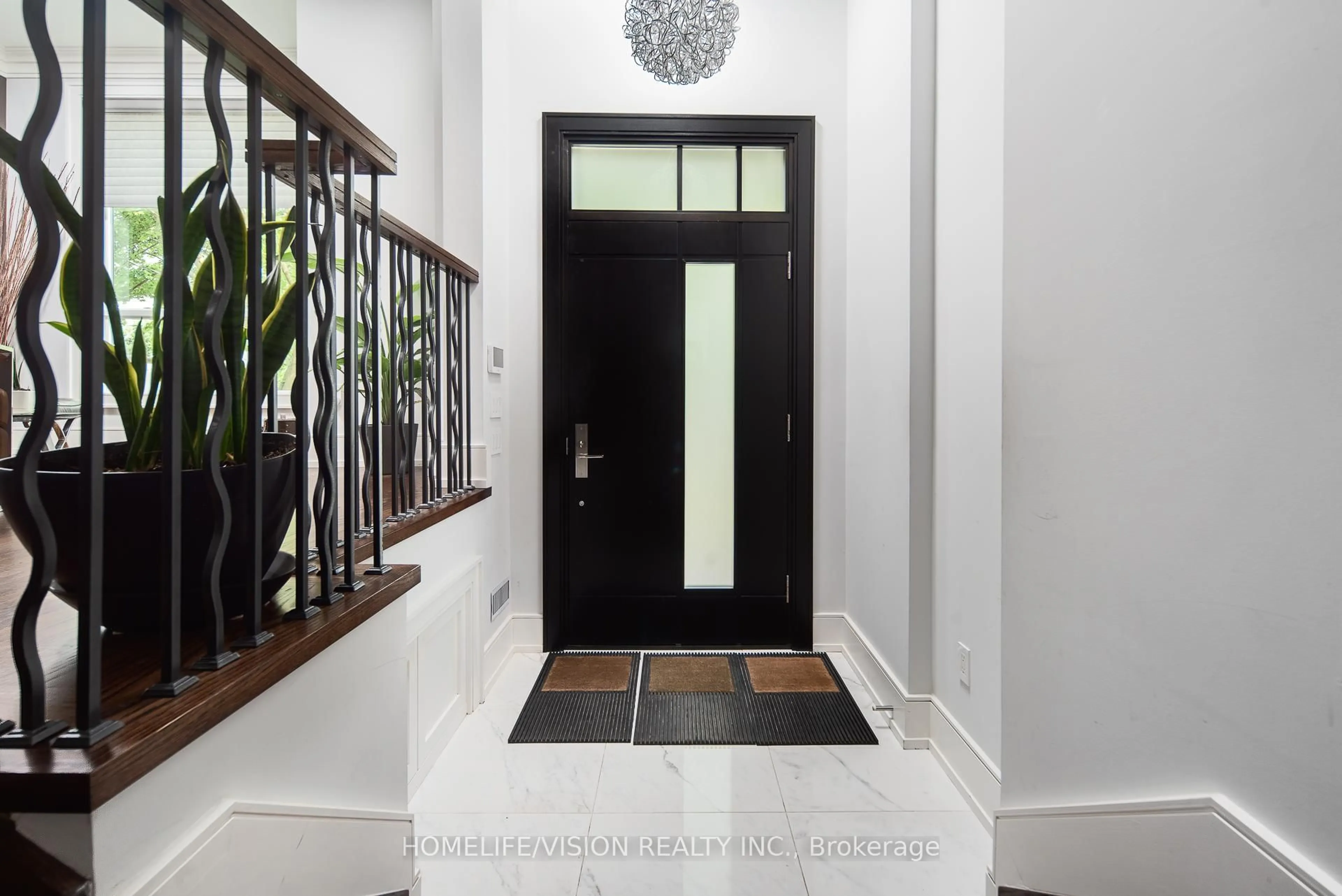 Indoor entryway for 378 Manor Rd, Toronto Ontario M4S 1S2