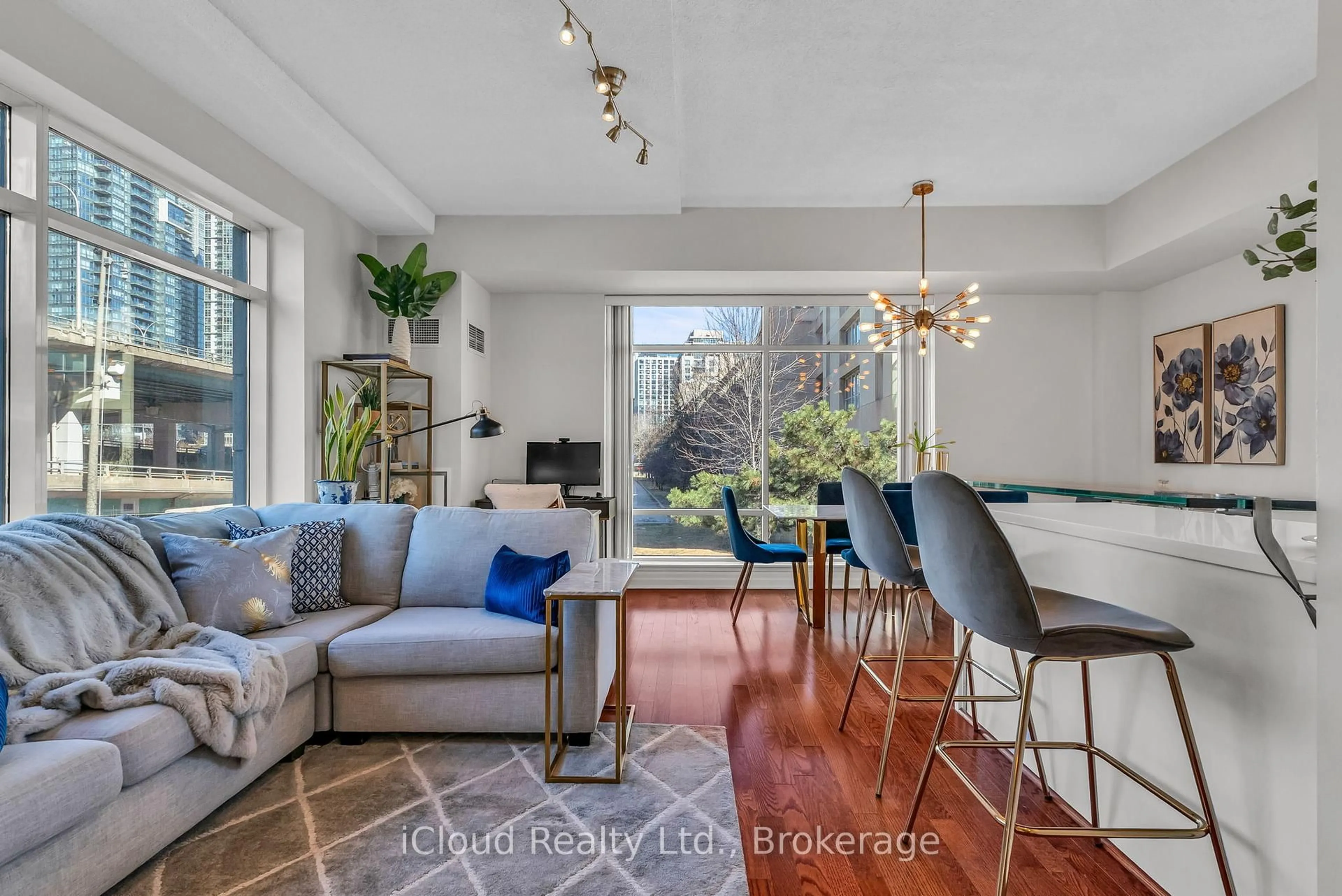 Living room with furniture, unknown for 500 Queens Quay #210E, Toronto Ontario M5V 3K8