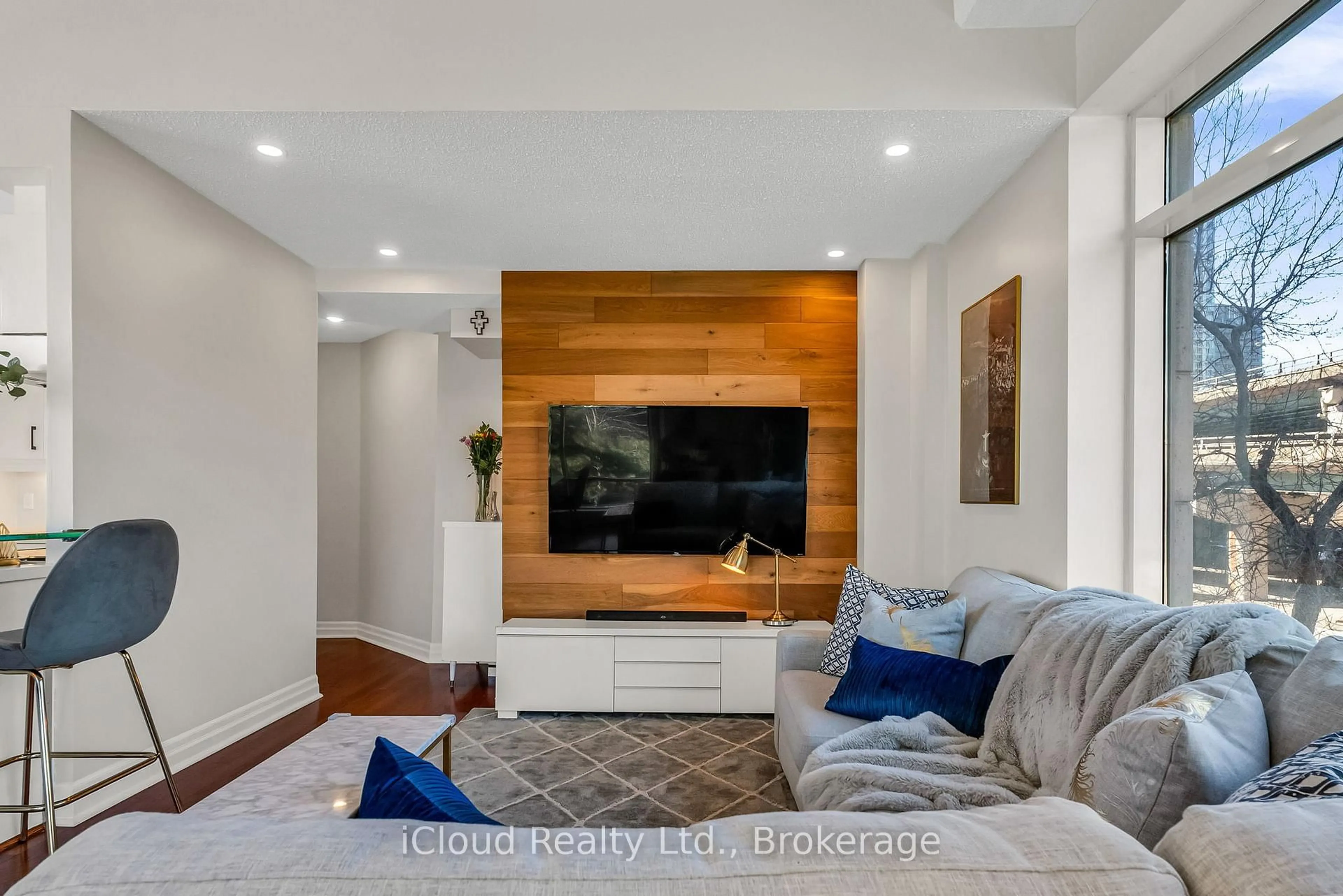 Home theater for 500 Queens Quay #210E, Toronto Ontario M5V 3K8