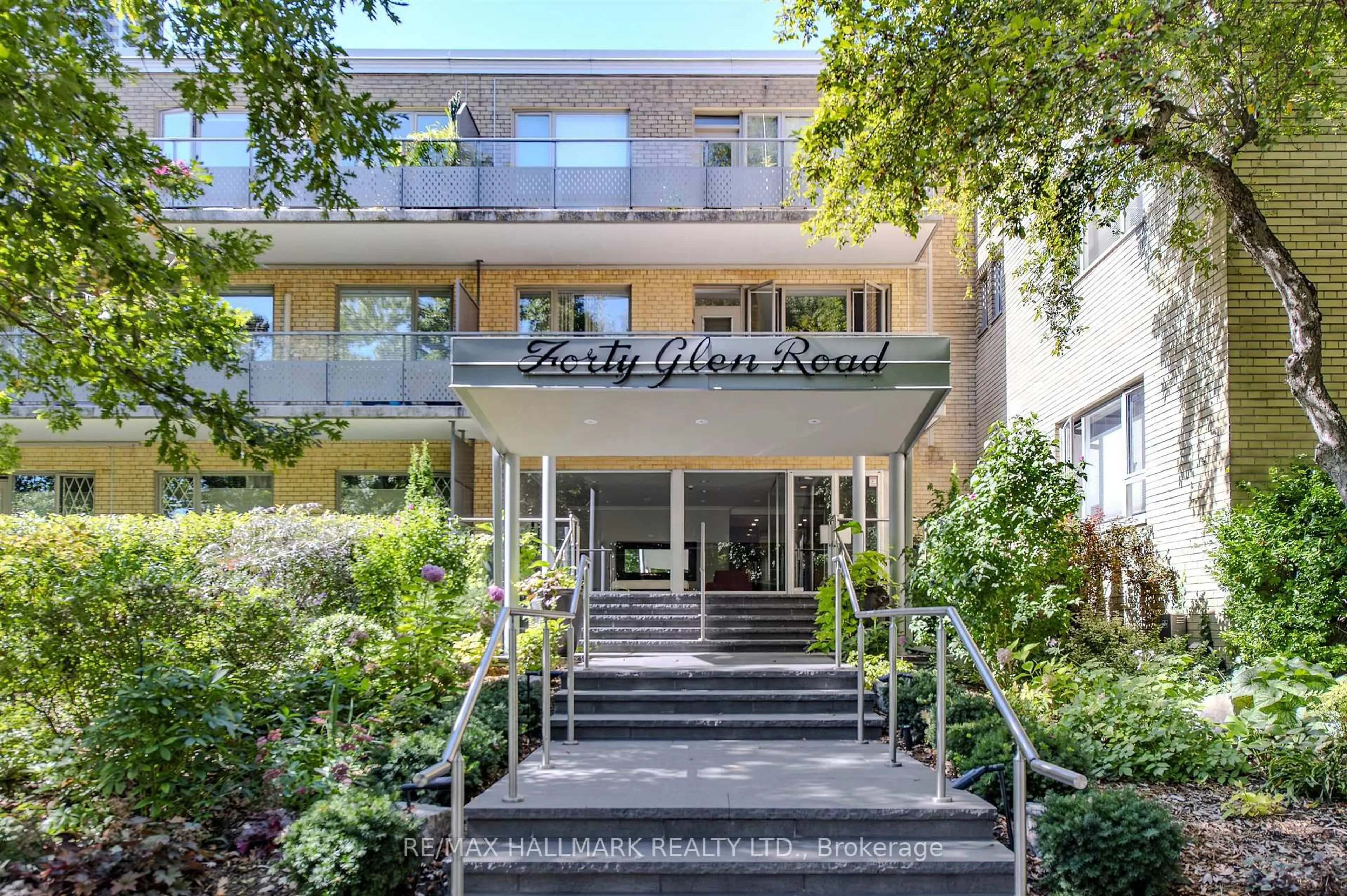 Lobby for 40 Glen Rd #101, Toronto Ontario M4W 2V1