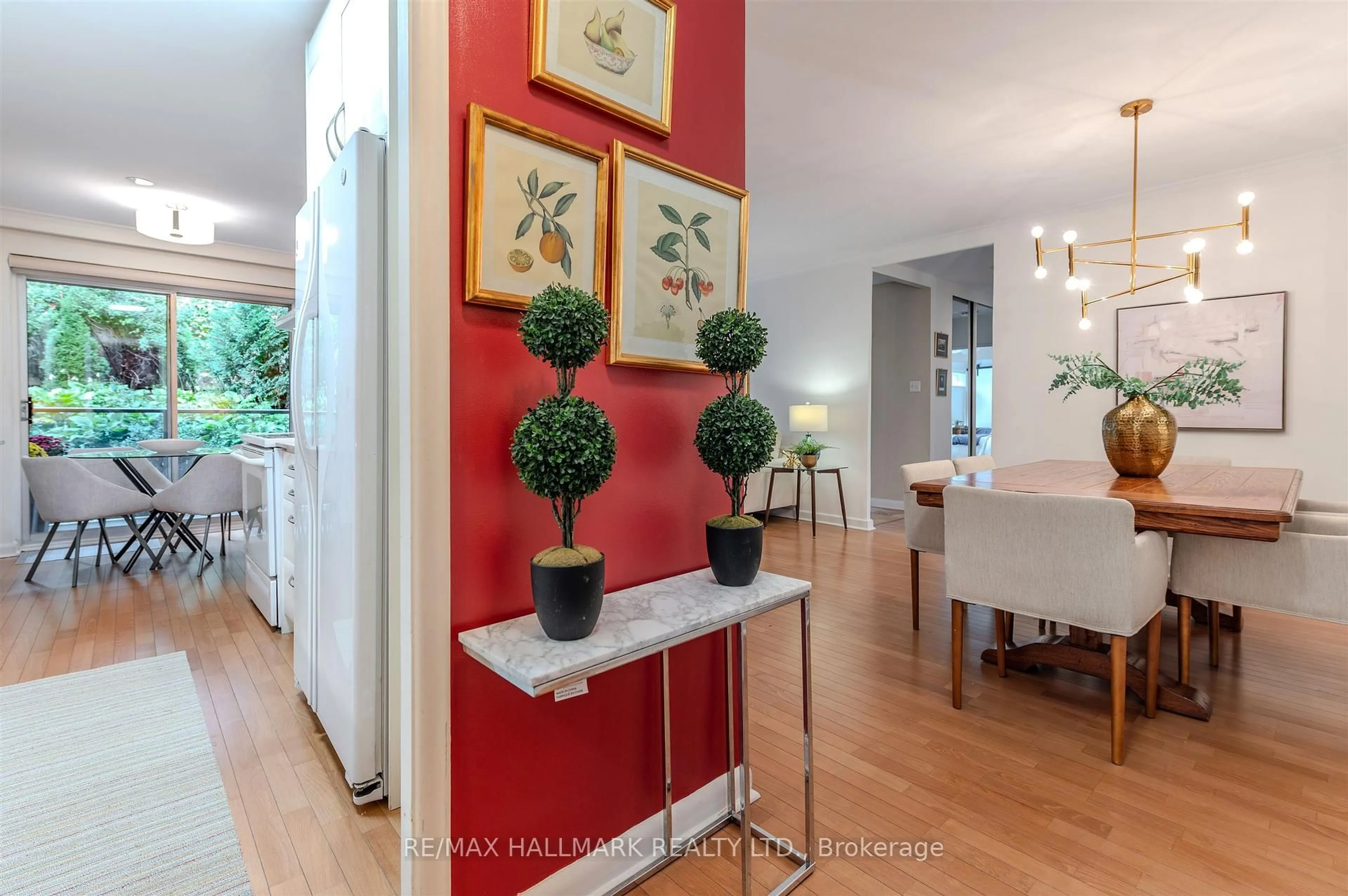 Indoor entryway for 40 Glen Rd #101, Toronto Ontario M4W 2V1