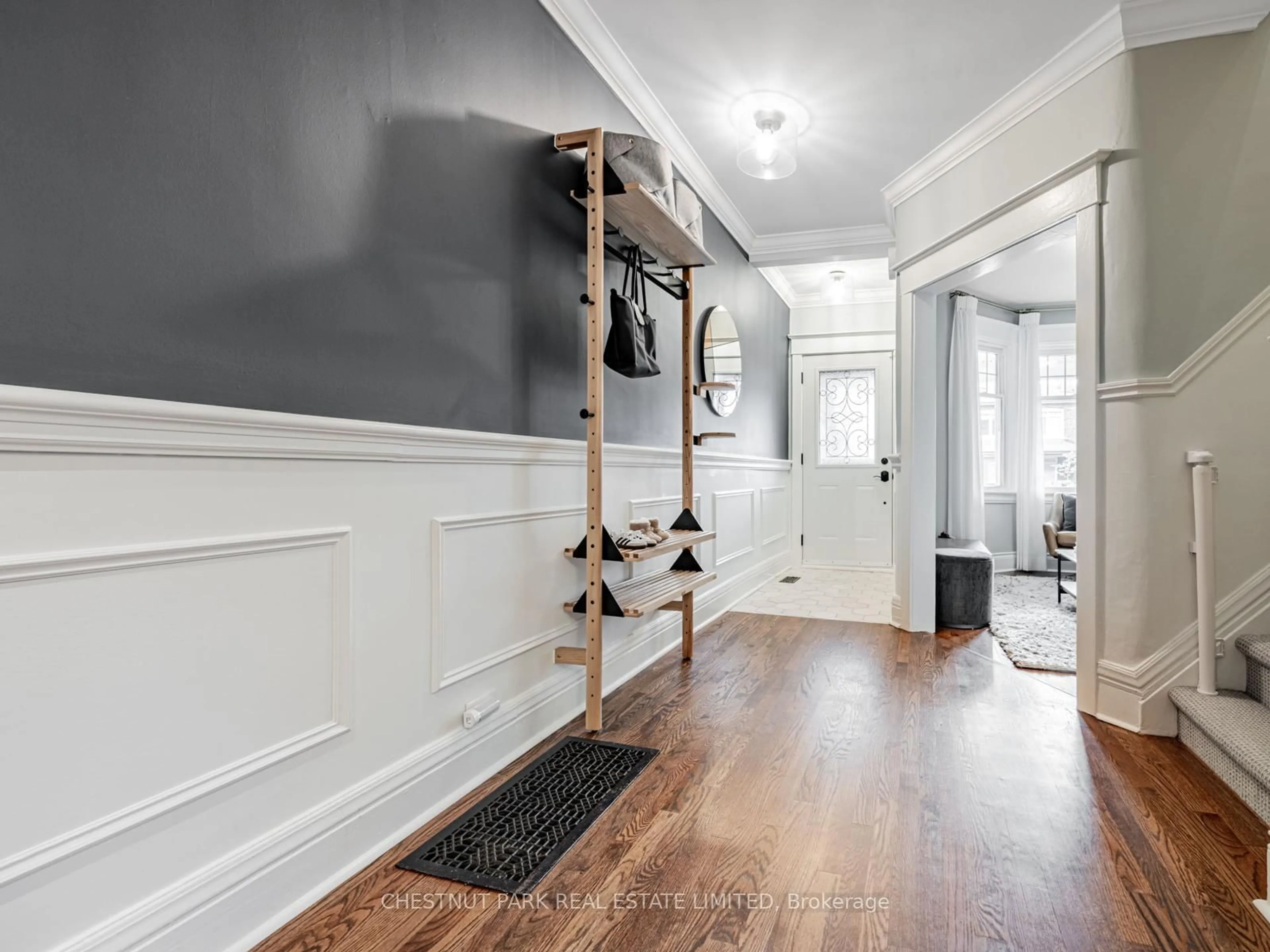 Indoor entryway for 381 Hillsdale Ave, Toronto Ontario M4S 1T9