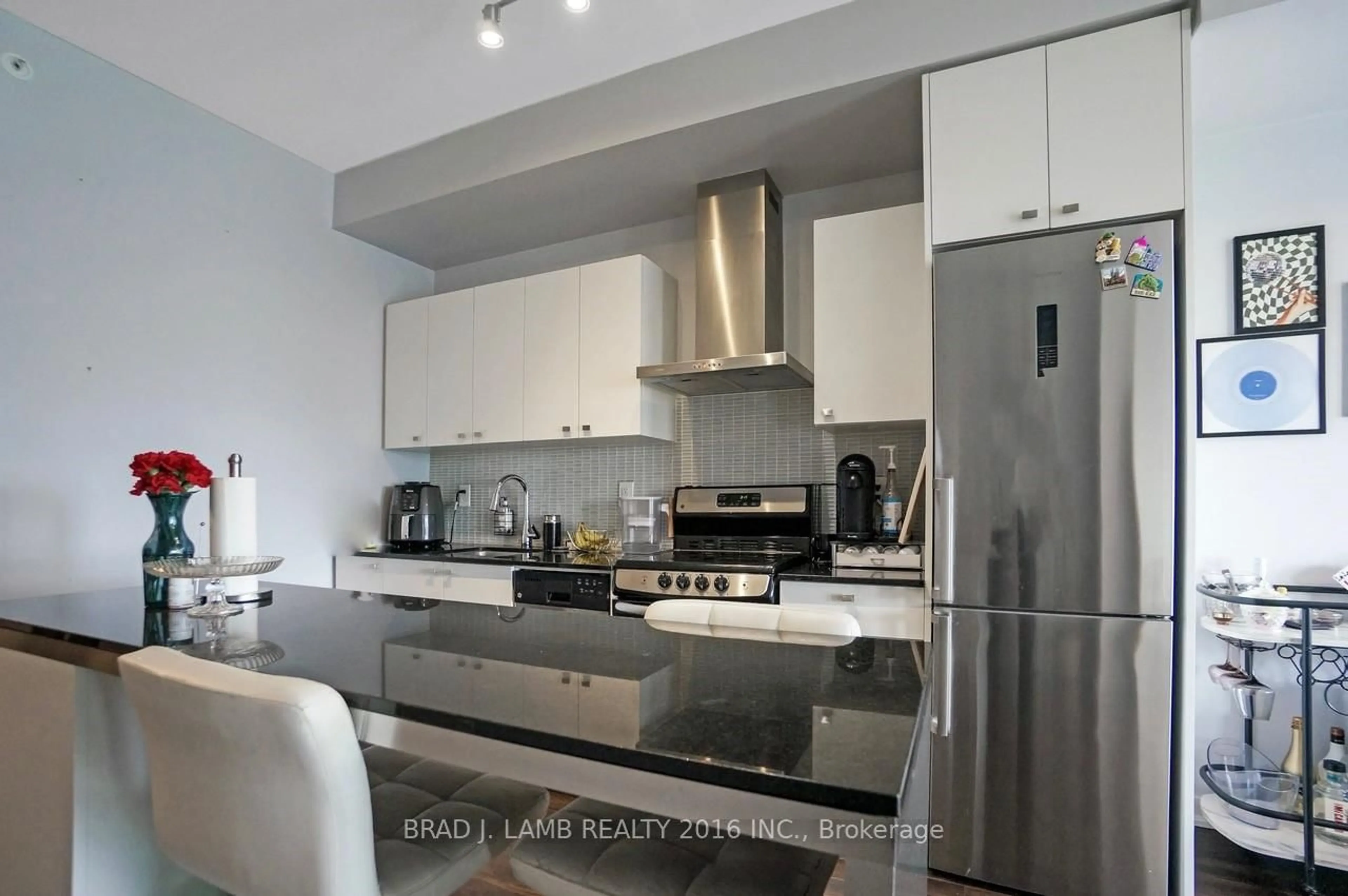 Contemporary kitchen, unknown for 51 East Liberty St #2211, Toronto Ontario M6K 3P8