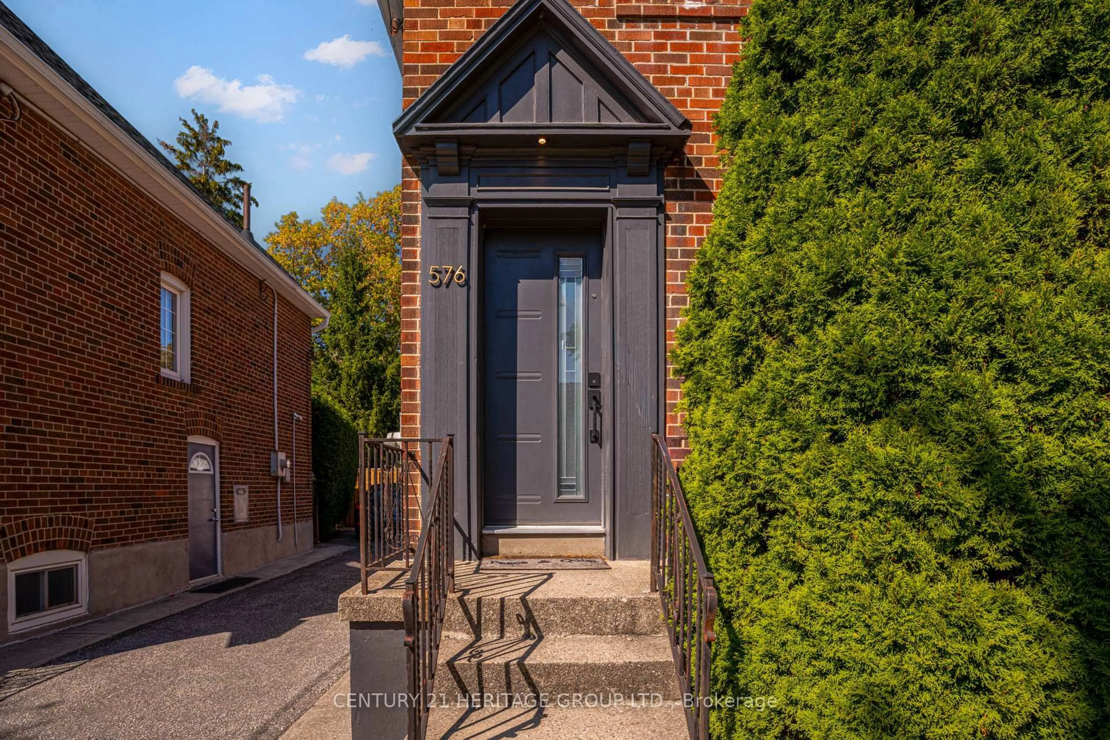 Home with brick exterior material, street for 576 Broadway Ave, Toronto Ontario M4G 2S3