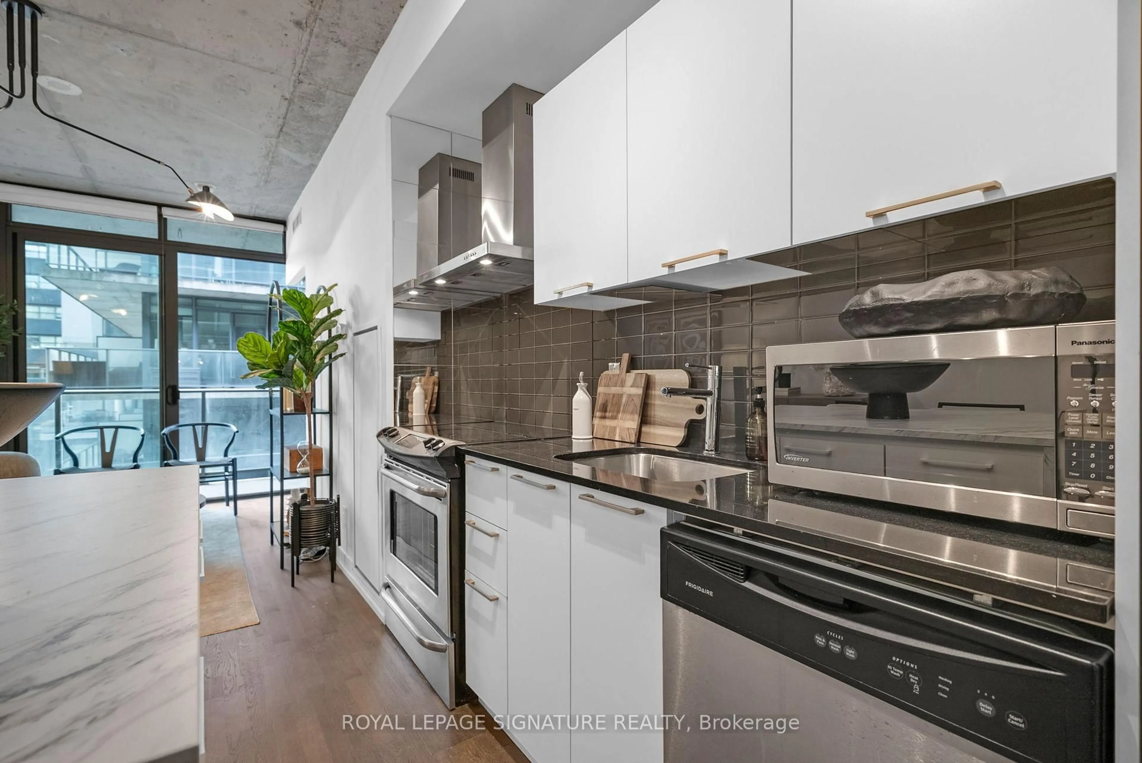 Contemporary kitchen, unknown for 650 King St #804, Toronto Ontario M5V 0H6