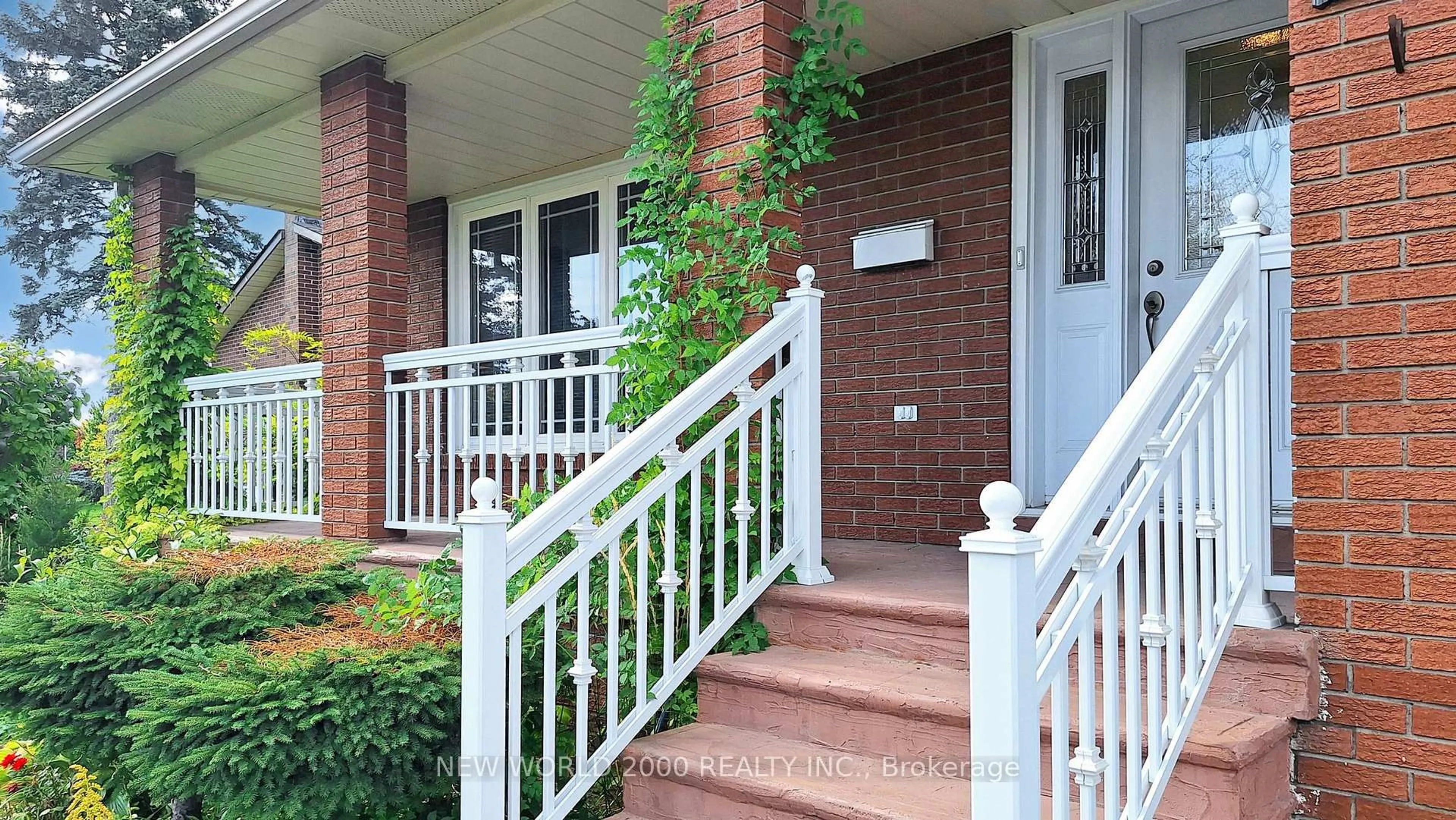 Home with brick exterior material, street for 17 Squirewood Rd, Toronto Ontario M2J 4T2
