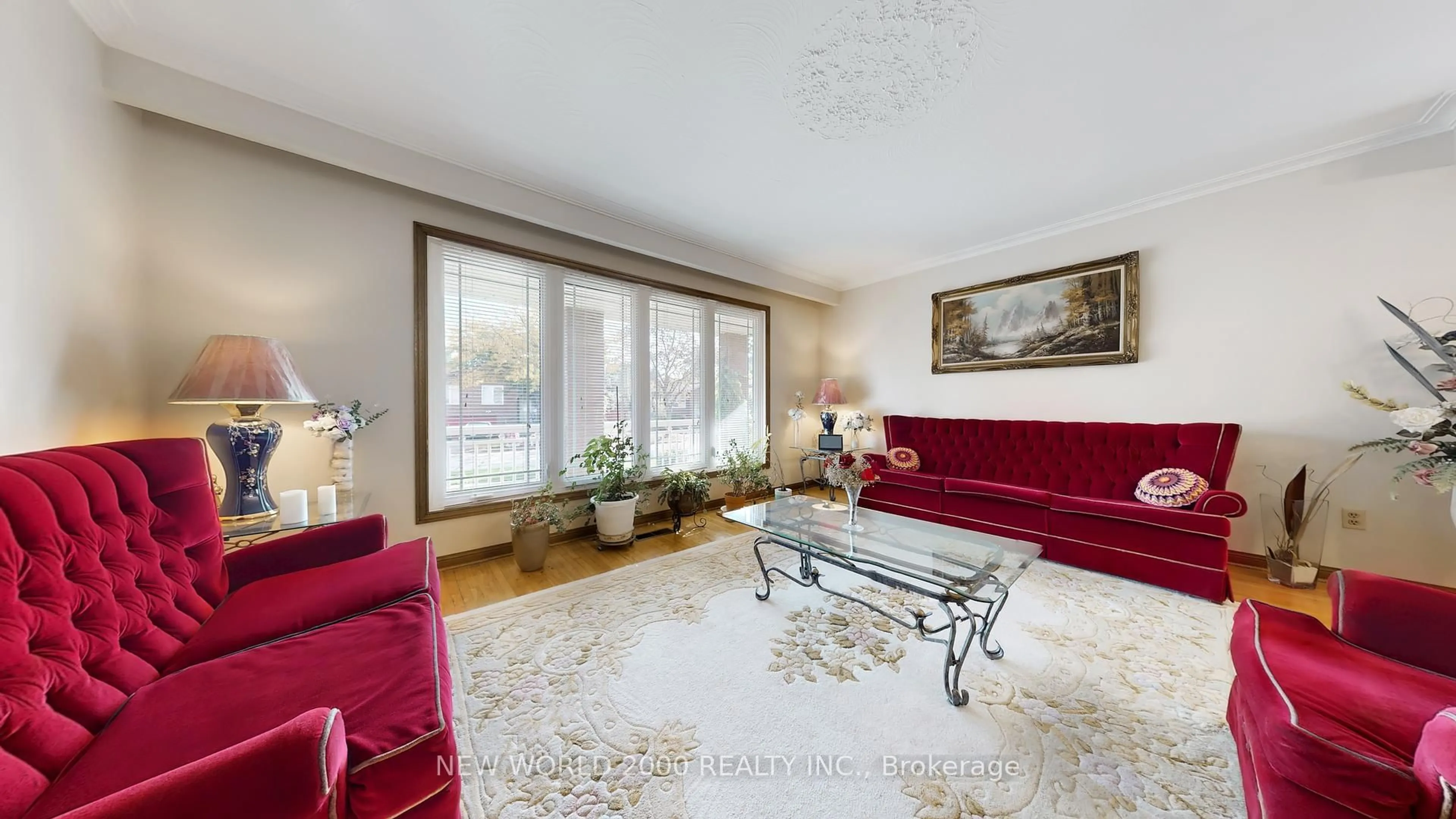 Living room with furniture, unknown for 17 Squirewood Rd, Toronto Ontario M2J 4T2