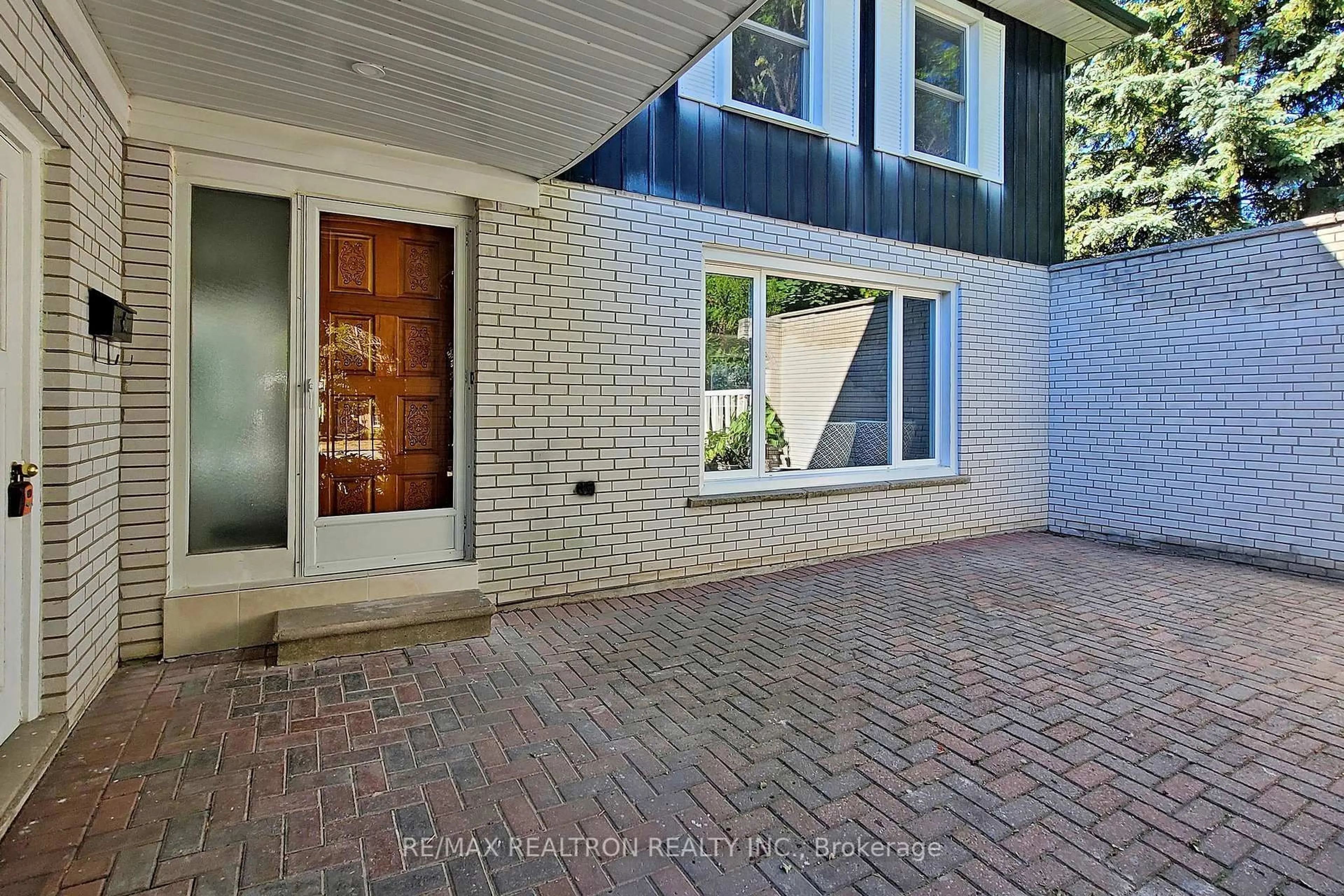 Home with brick exterior material, street for 5 Centurion Crt, Toronto Ontario M2K 2N5