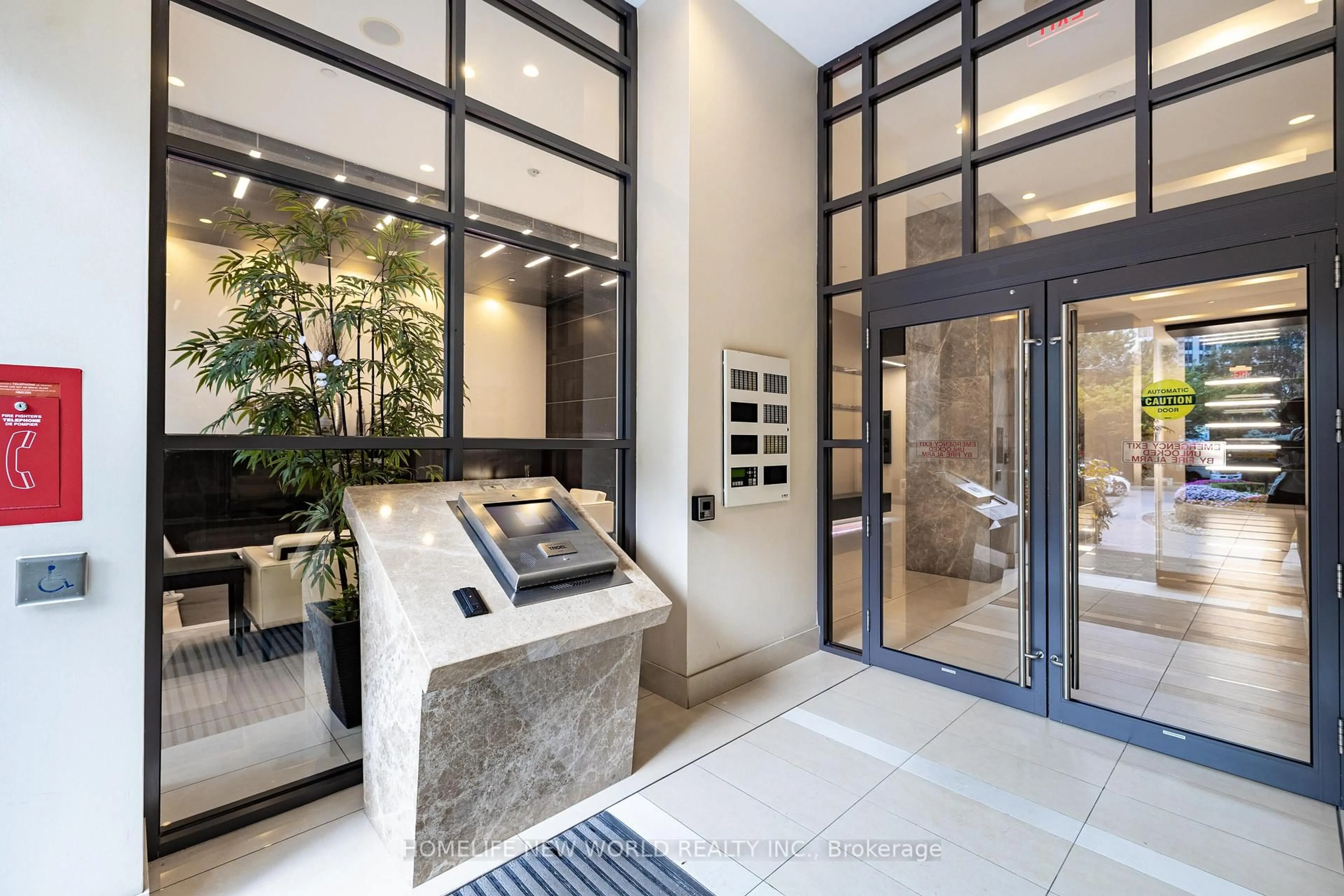 Indoor foyer for 500 Doris Ave #323, Toronto Ontario M2N 0C1