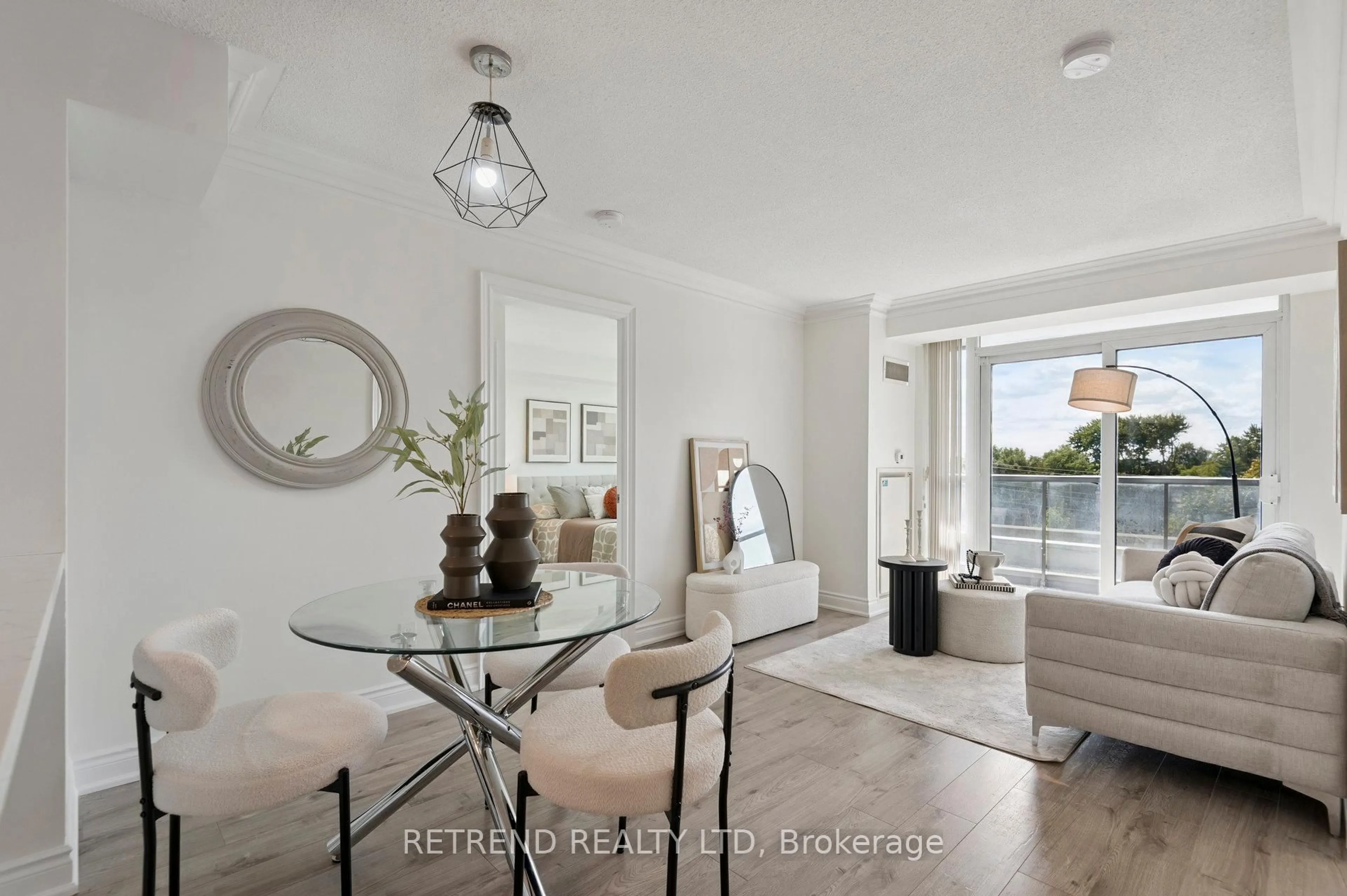 Indoor entryway for 15 Greenview Ave #411, Toronto Ontario M2M 4M7