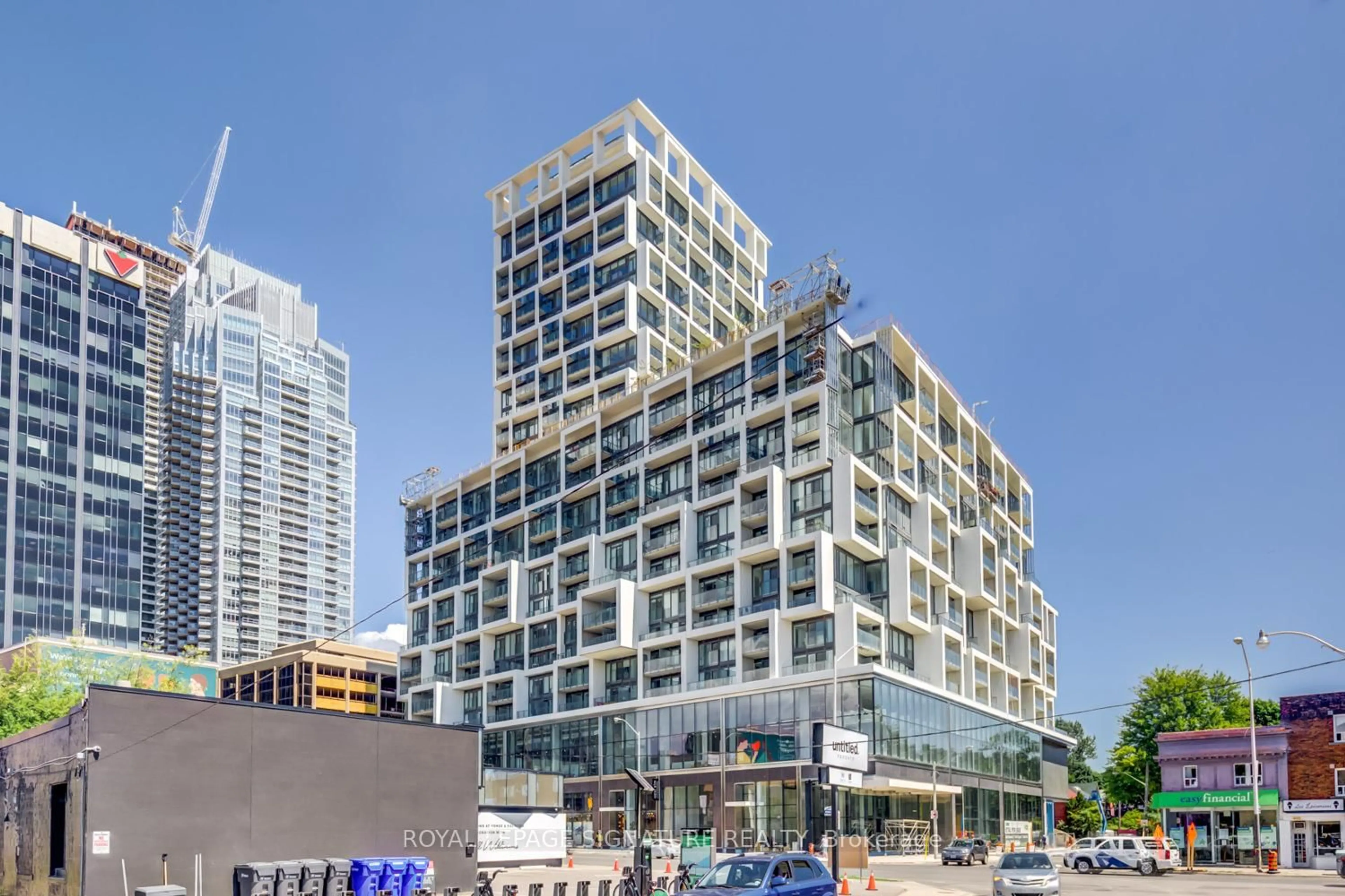 Patio, building for 5 Soudan Ave #2604, Toronto Ontario M4S 1V5