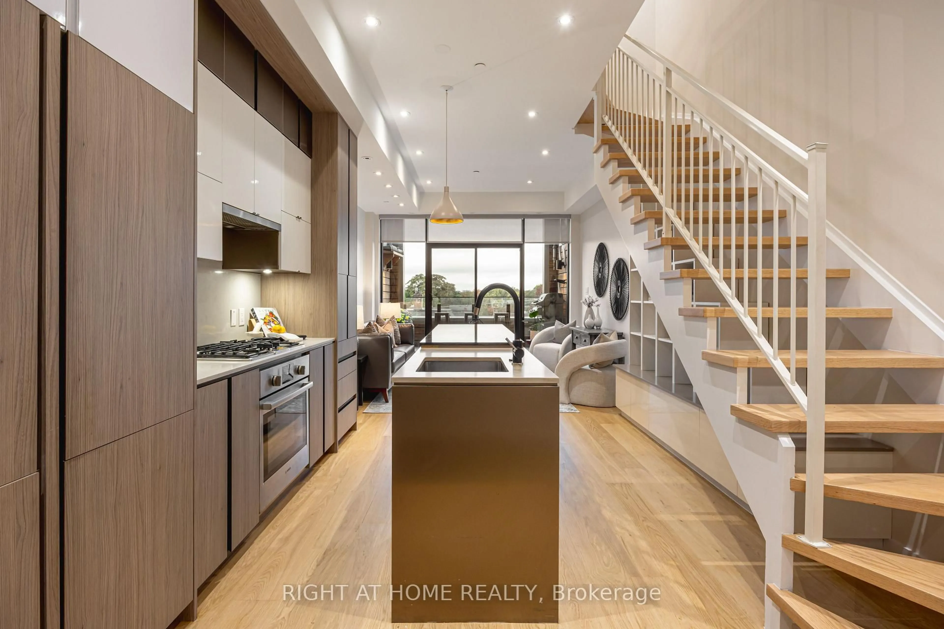 Open concept kitchen, unknown for 455 Dovercourt Rd #1, Toronto Ontario M6H 2W3